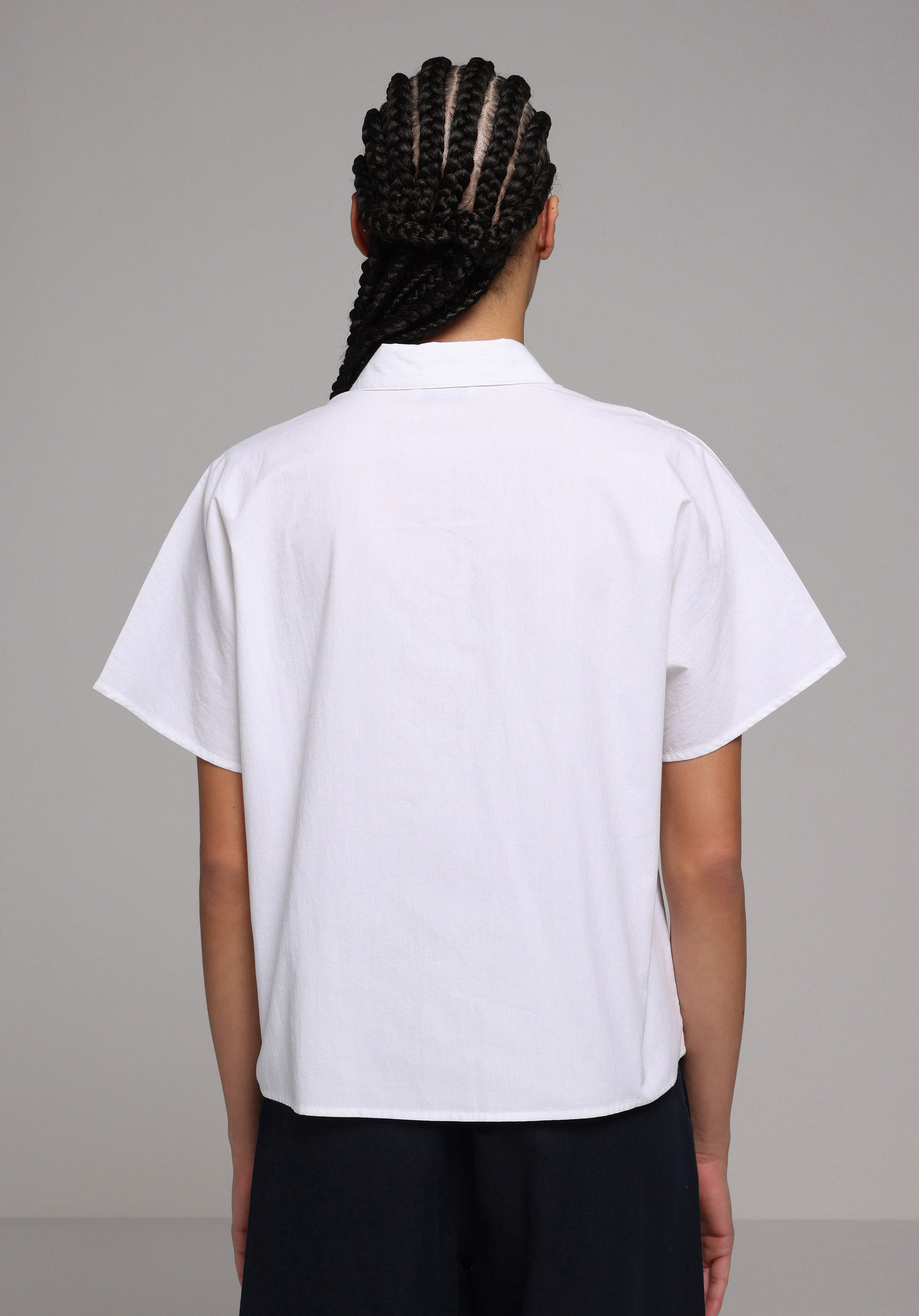 Fashion Fit Shirt Neck Nakışlı Kadın Beyaz Kısa Kol Gömlek