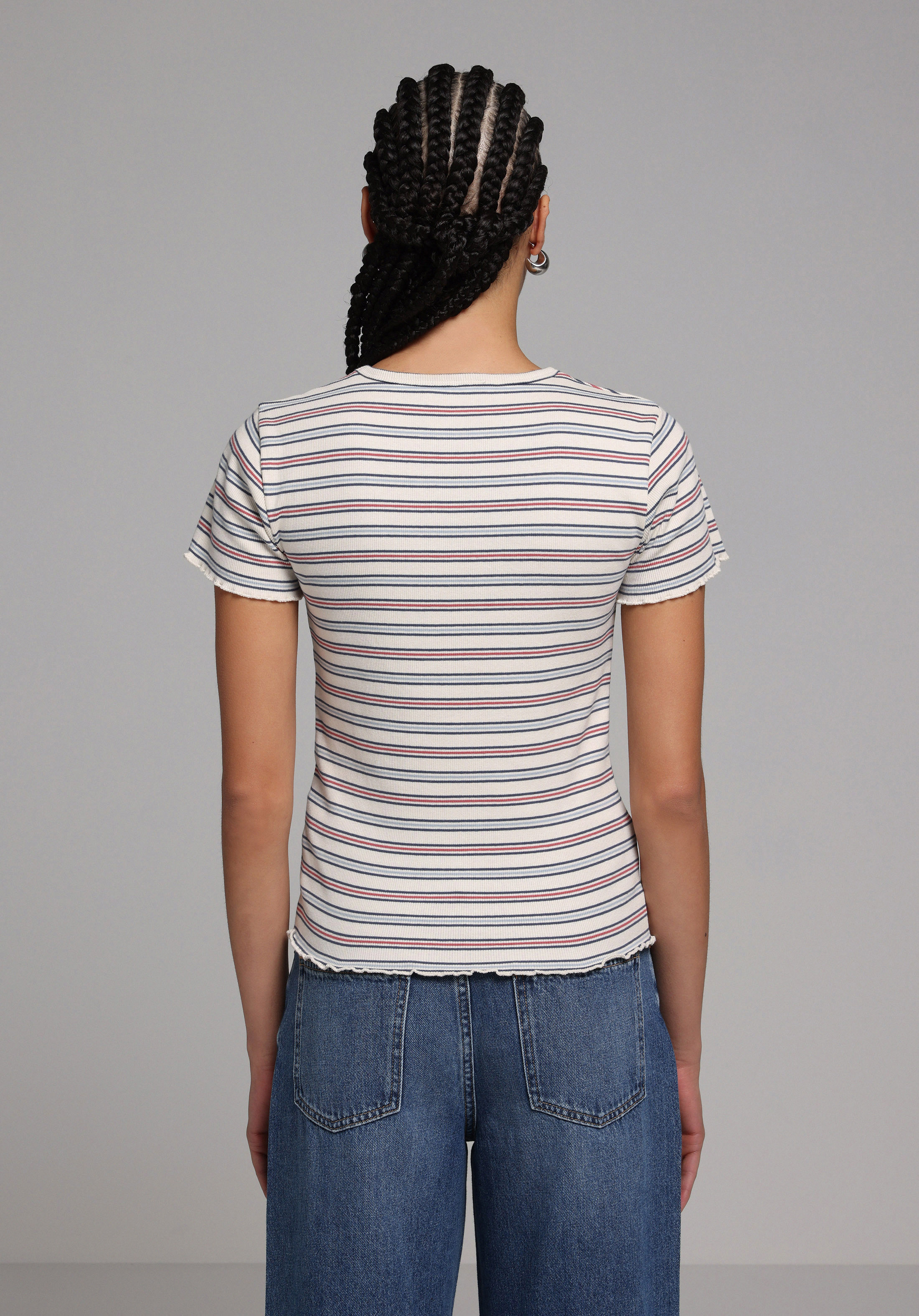 Slim Fit Yuvarlak Yaka Çizgili Kadın Çok Renkli Kısa Kol Tişört