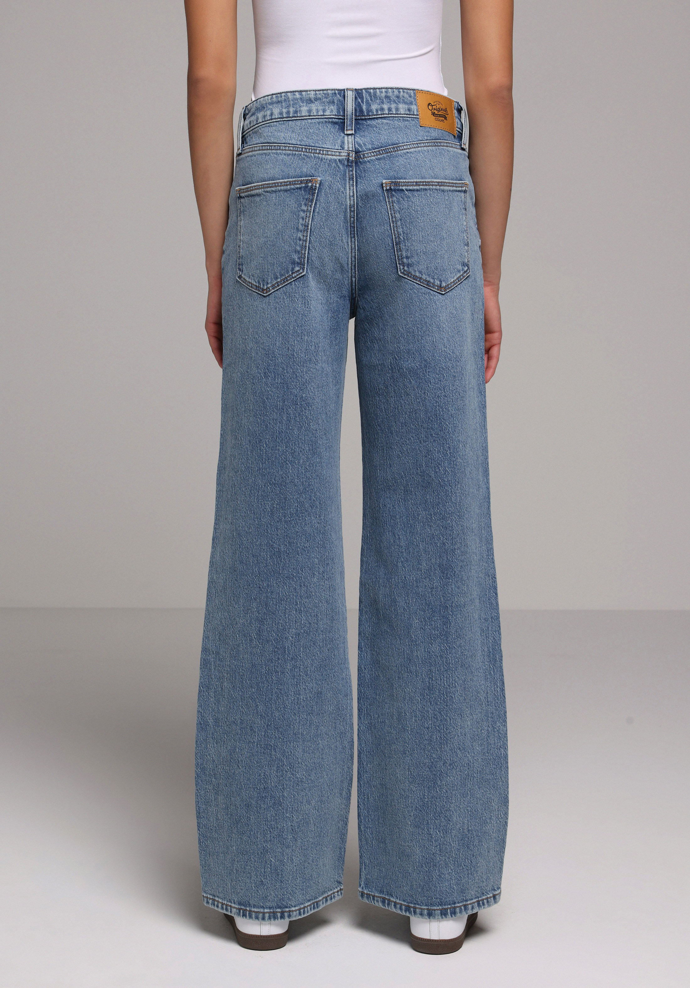 Regular Fit   Kadın Light İndigo Denim Jean Pantolon