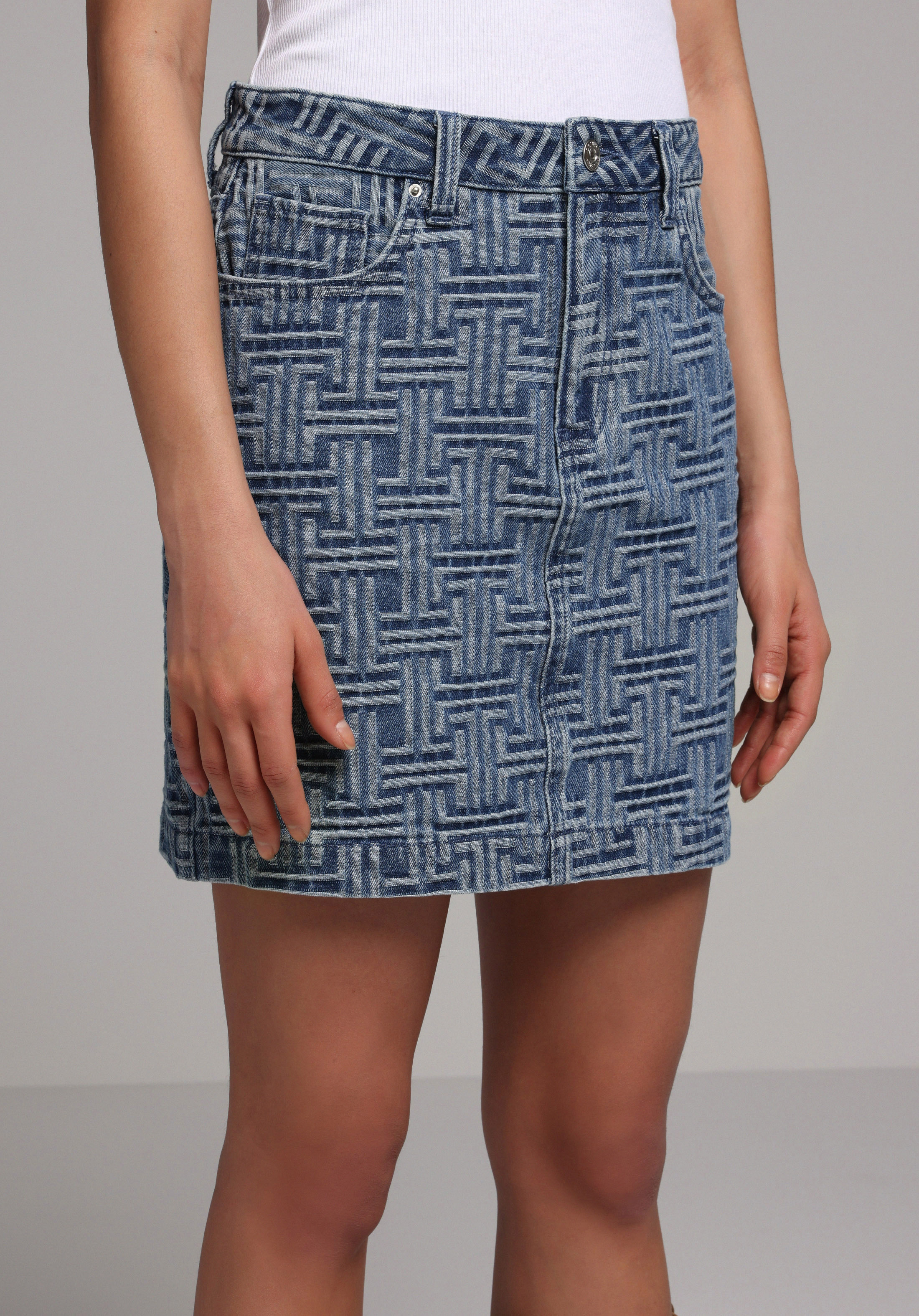 Slim Fit Jakarlı Fermuarlı Kadın Mid İndigo Denim Etek