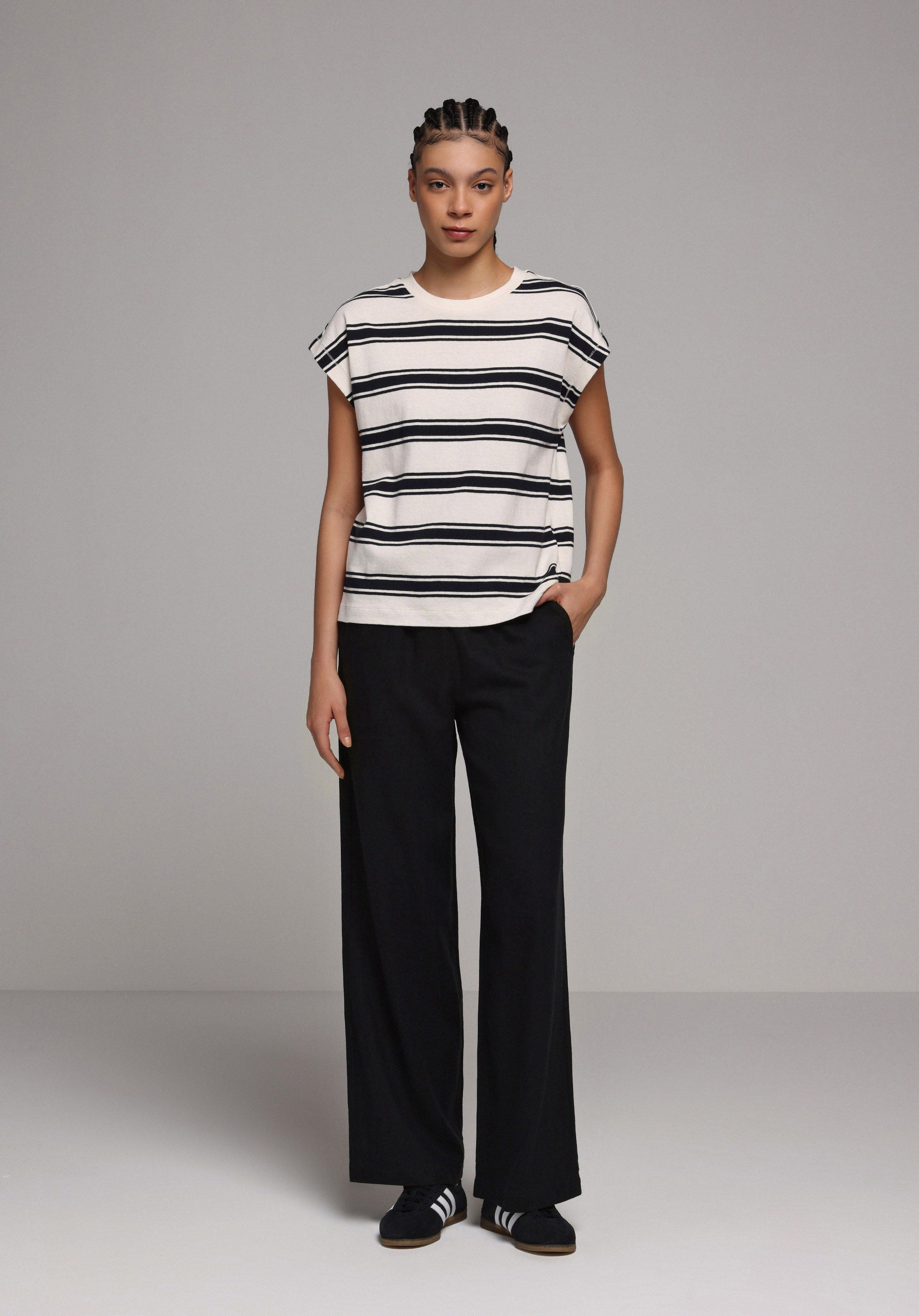 Regular Fit Yüksel Bel Geniş Paça Kadın Siyah  Pantolon