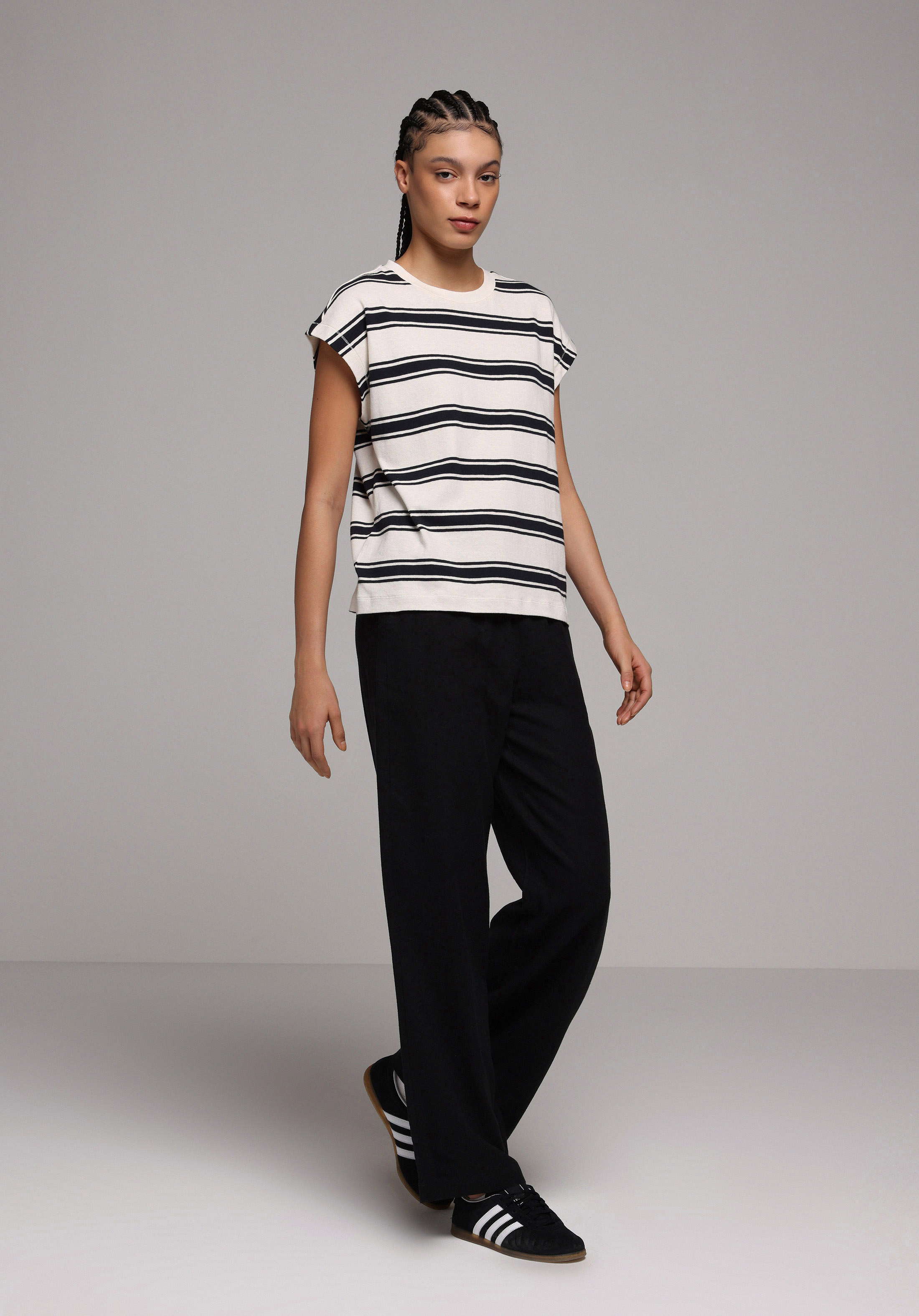 Regular Fit Yüksel Bel Geniş Paça Kadın Siyah  Pantolon