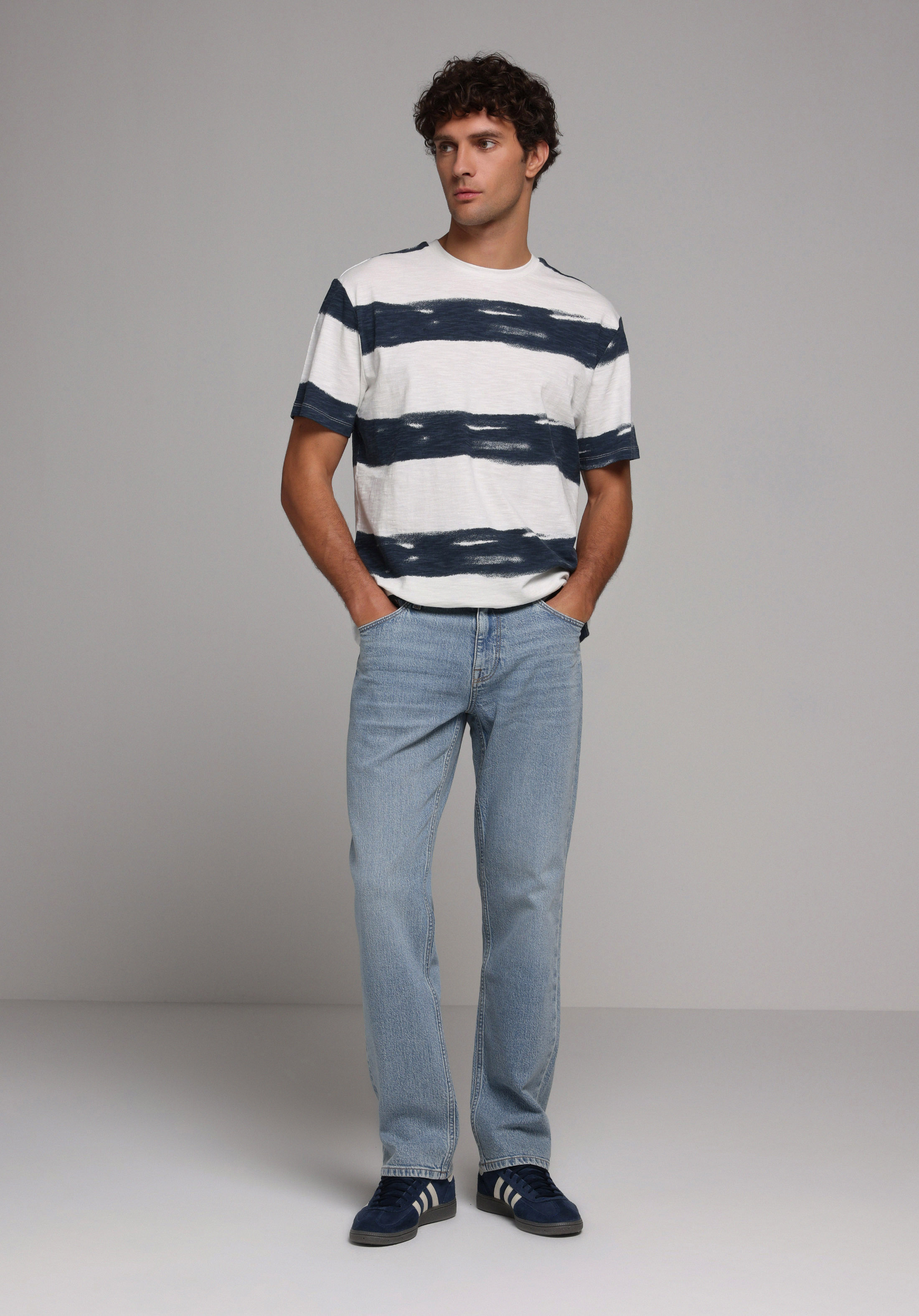 Comfort Fit Yuvarlak Yaka Çizgili Erkek Lacivert Kısa Kol Tişört