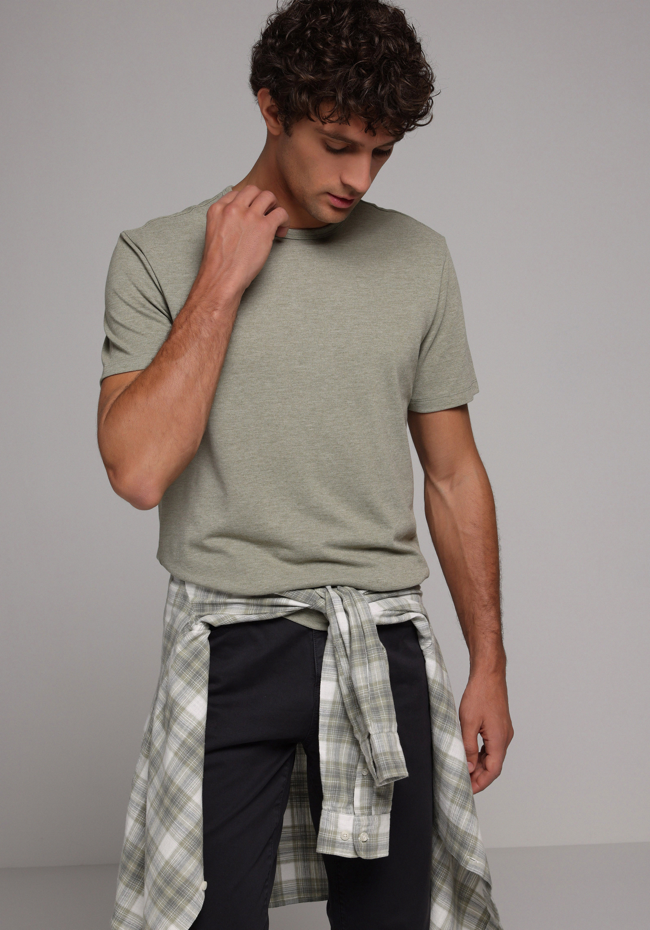 Regular Fit Yuvarlak Yaka Düz Erkek  Kısa Kol Tişört