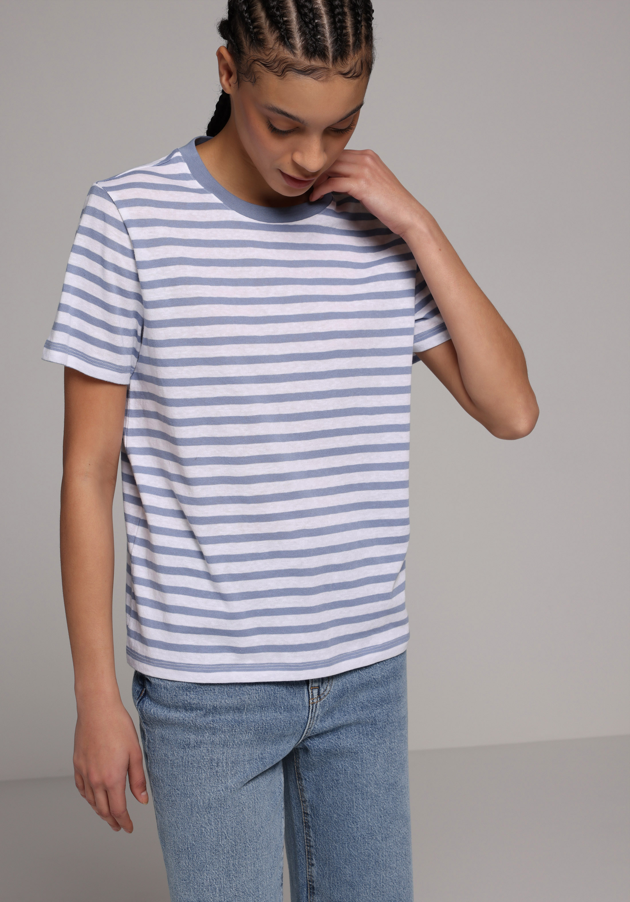 Regular Fit Yuvarlak Yaka Çizgili Kadın Mavi Kısa Kol Tişört