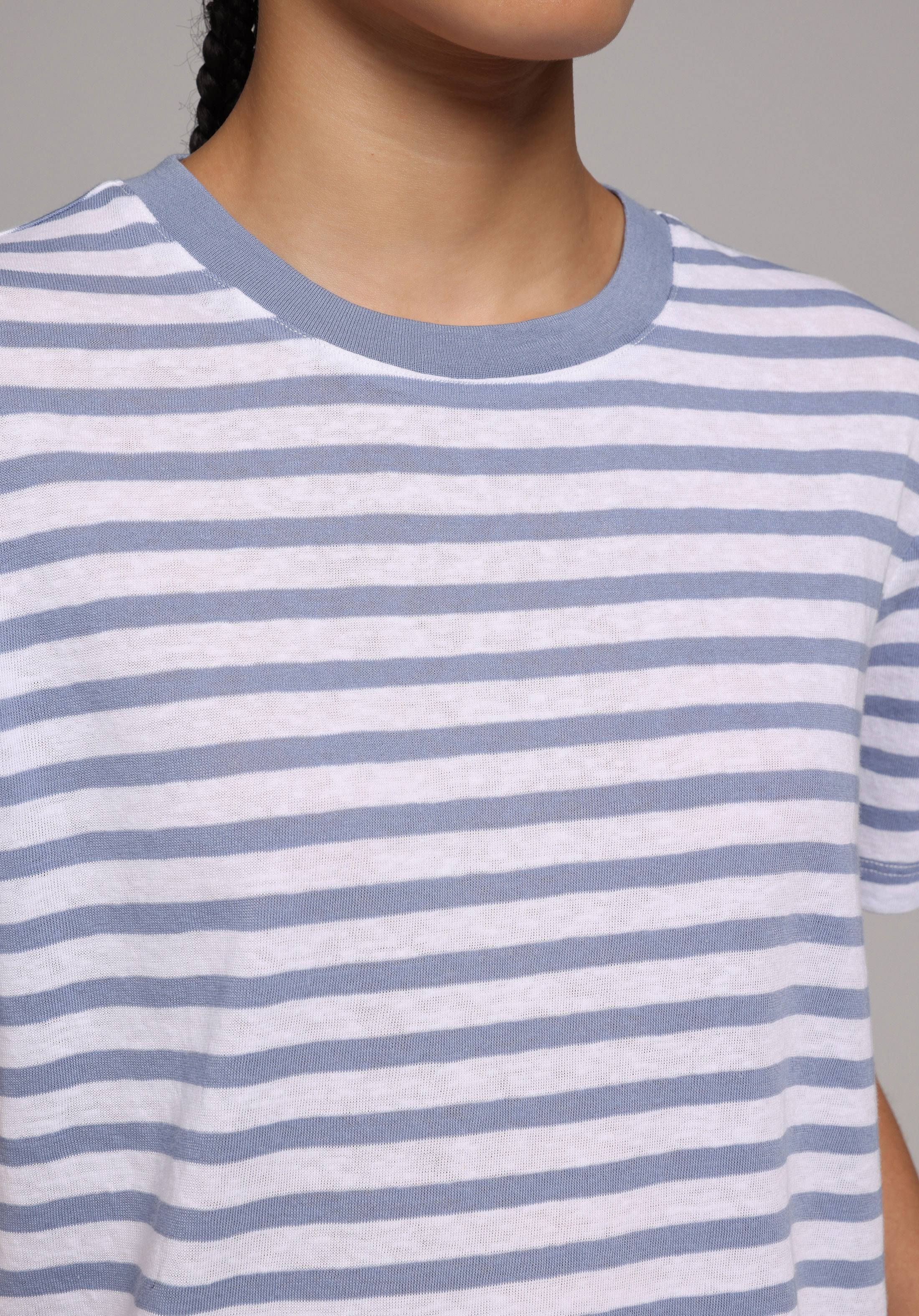 Regular Fit Yuvarlak Yaka Çizgili Kadın Mavi Kısa Kol Tişört