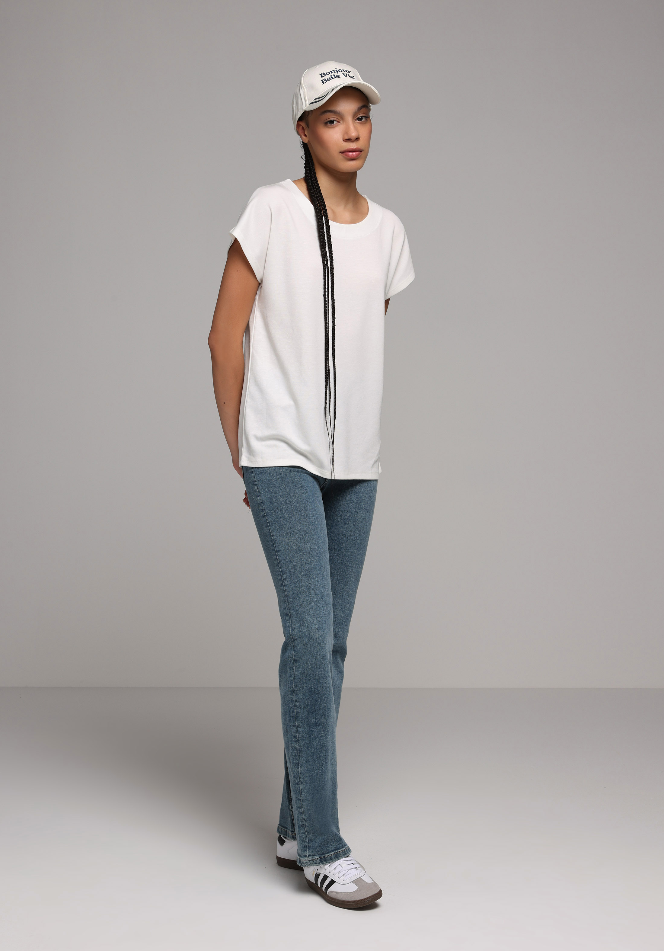 Regular Fit Yuvarlak Yaka Düz Kadın Beyaz Kısa Kol Tişört