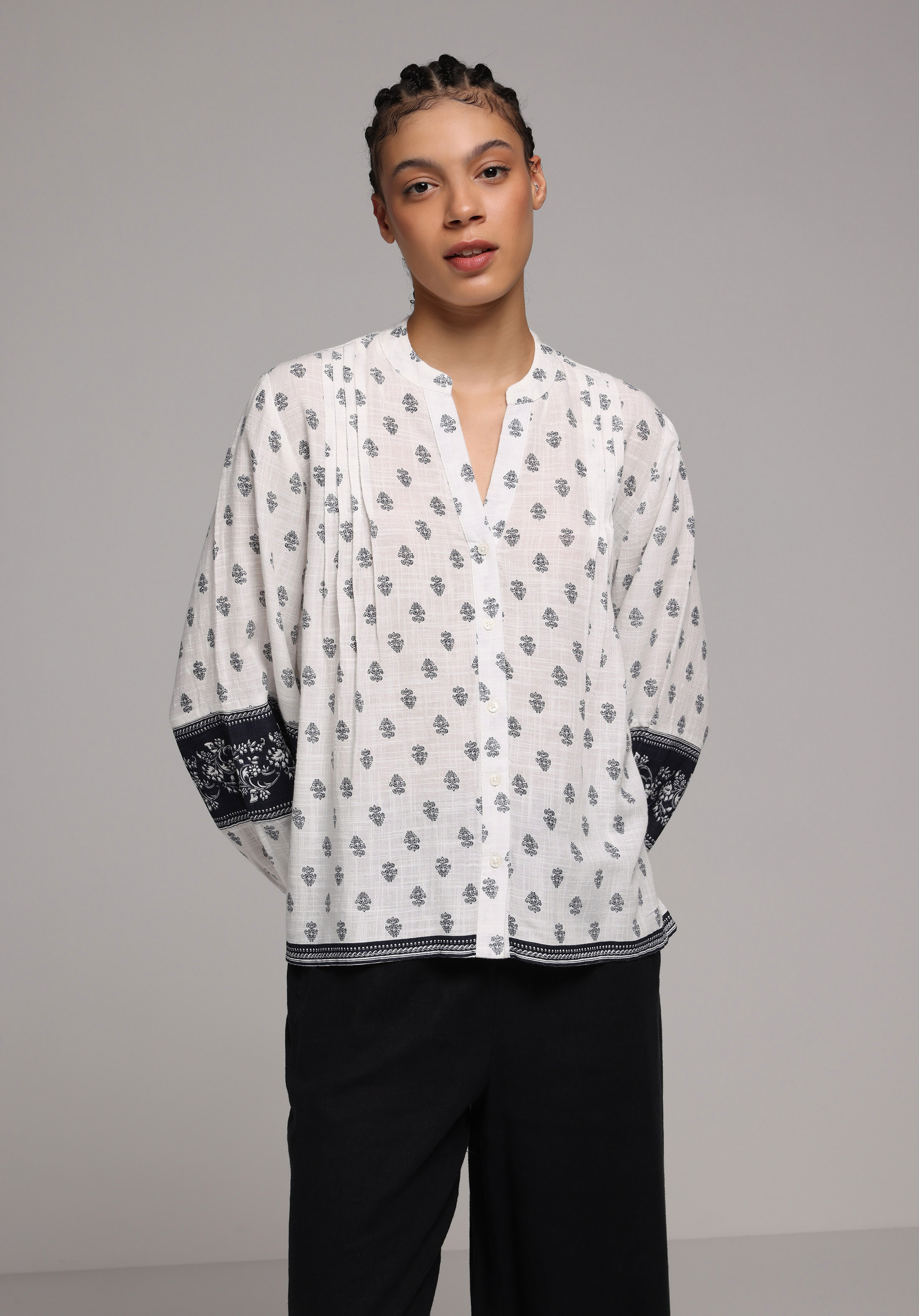 Fashion Fit Yuvarlak Yaka Baskılı Kadın Beyaz Uzun Kol Gömlek