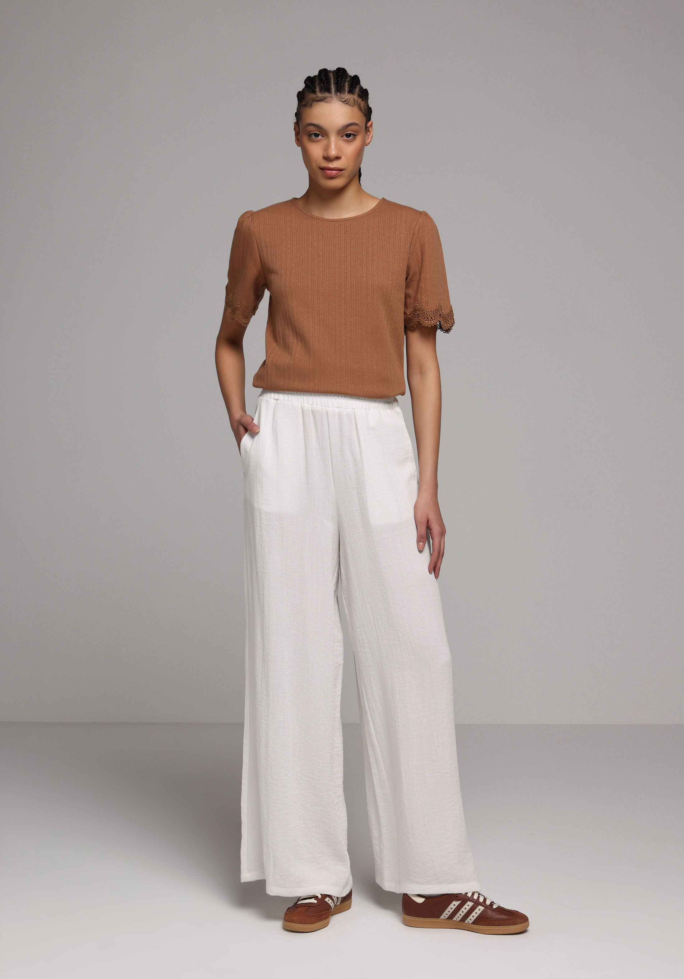 Regular Fit Yuvarlak Yaka Düz Kadın Kahverengi Kısa Kol Tişört