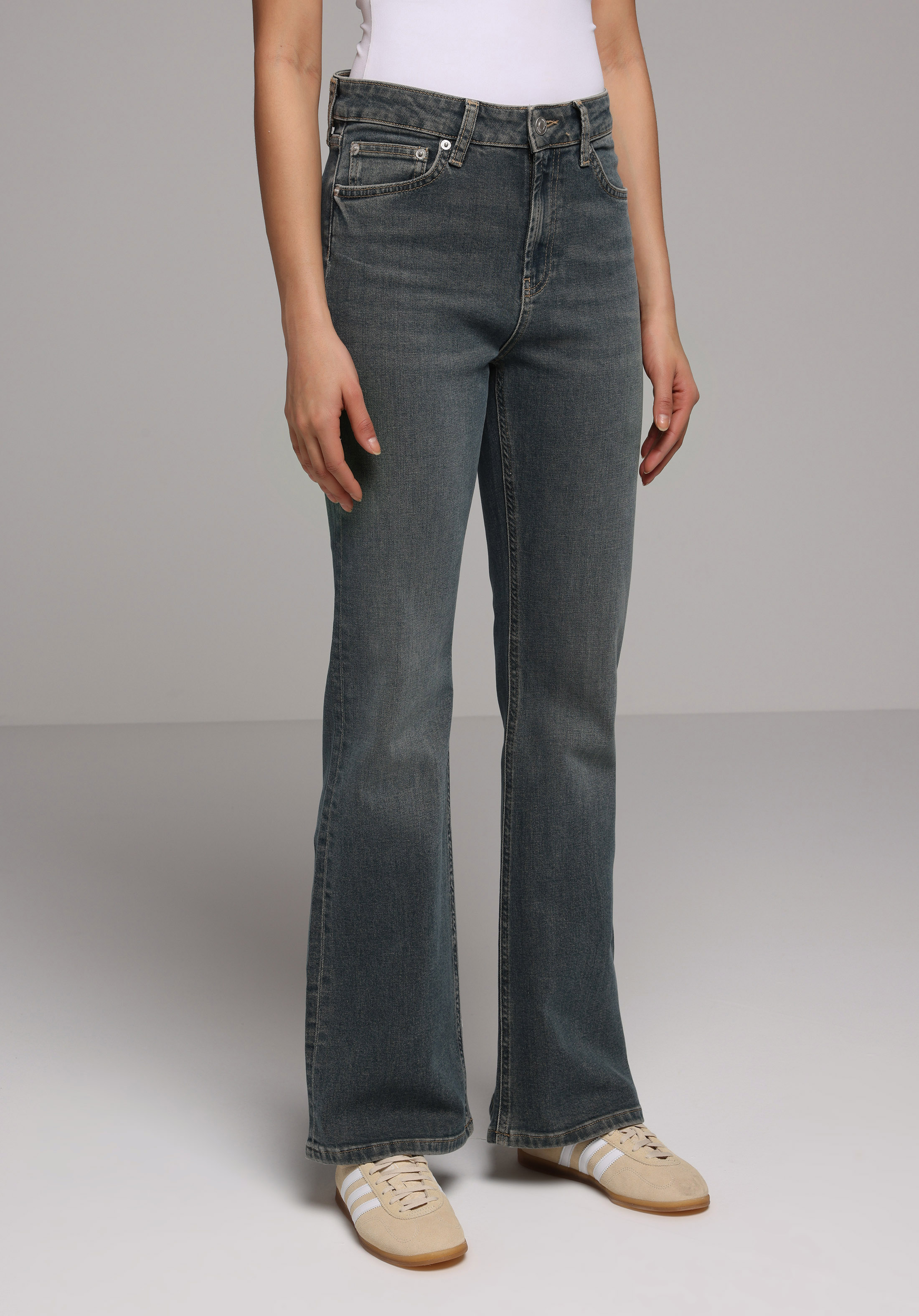 Regular Fit Orta Bel Bootcut Kadın Over Dyed Denim Jean Pantolon