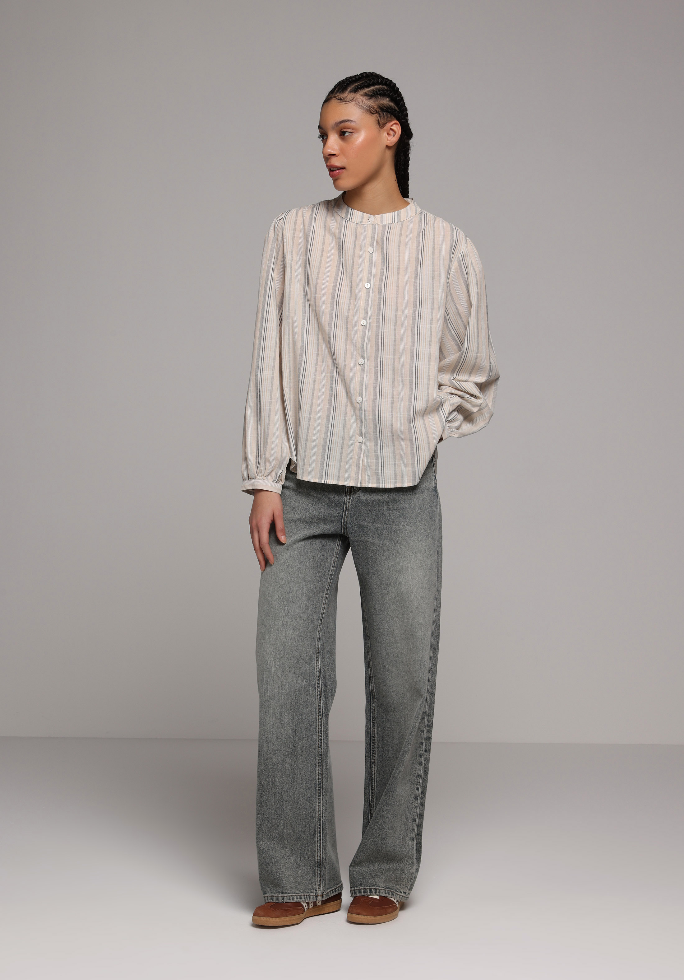 Fashion Fit Hakim Yaka Çizgili Kadın Bej Uzun Kol Gömlek