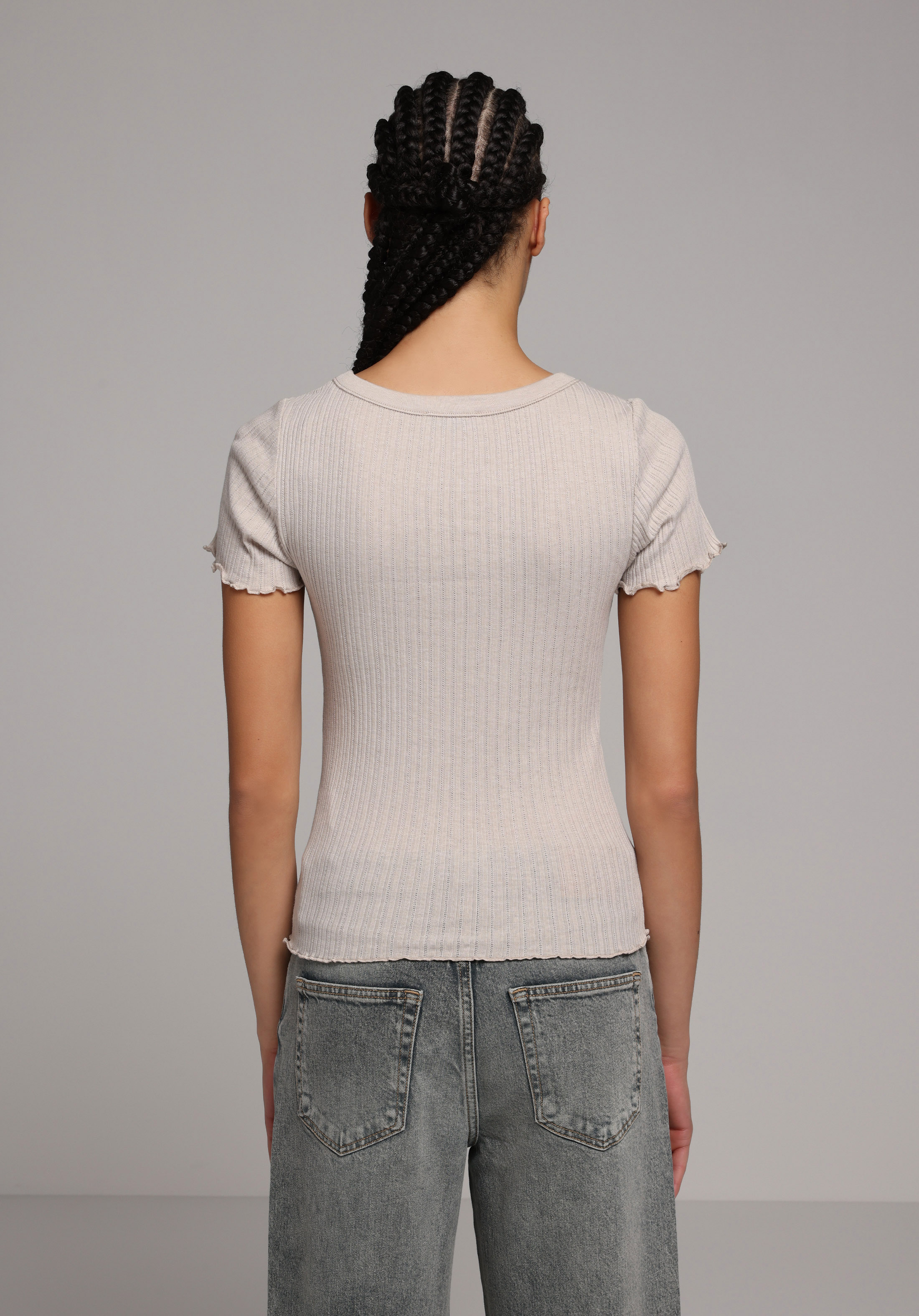 Slim Fit Yuvarlak Yaka Düz Kadın Bej Kısa Kol Tişört