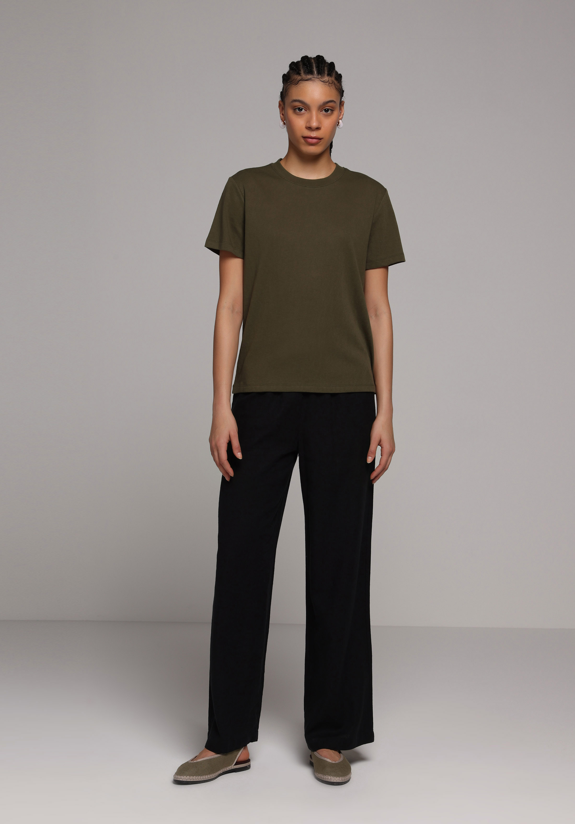 Regular Fit Yuvarlak Yaka Düz Kadın Yeşil Kısa Kol Tişört