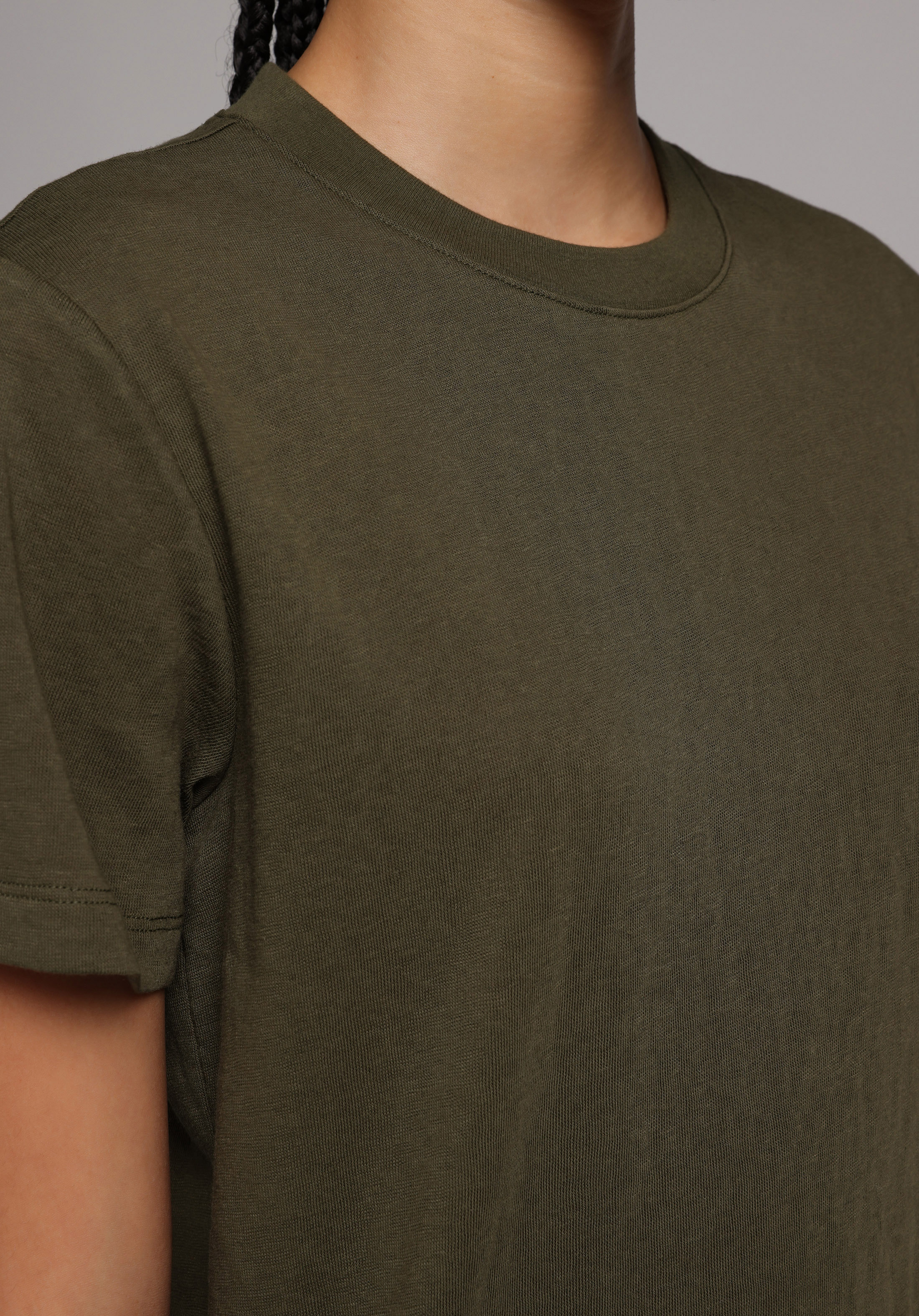 Regular Fit Yuvarlak Yaka Düz Kadın Yeşil Kısa Kol Tişört