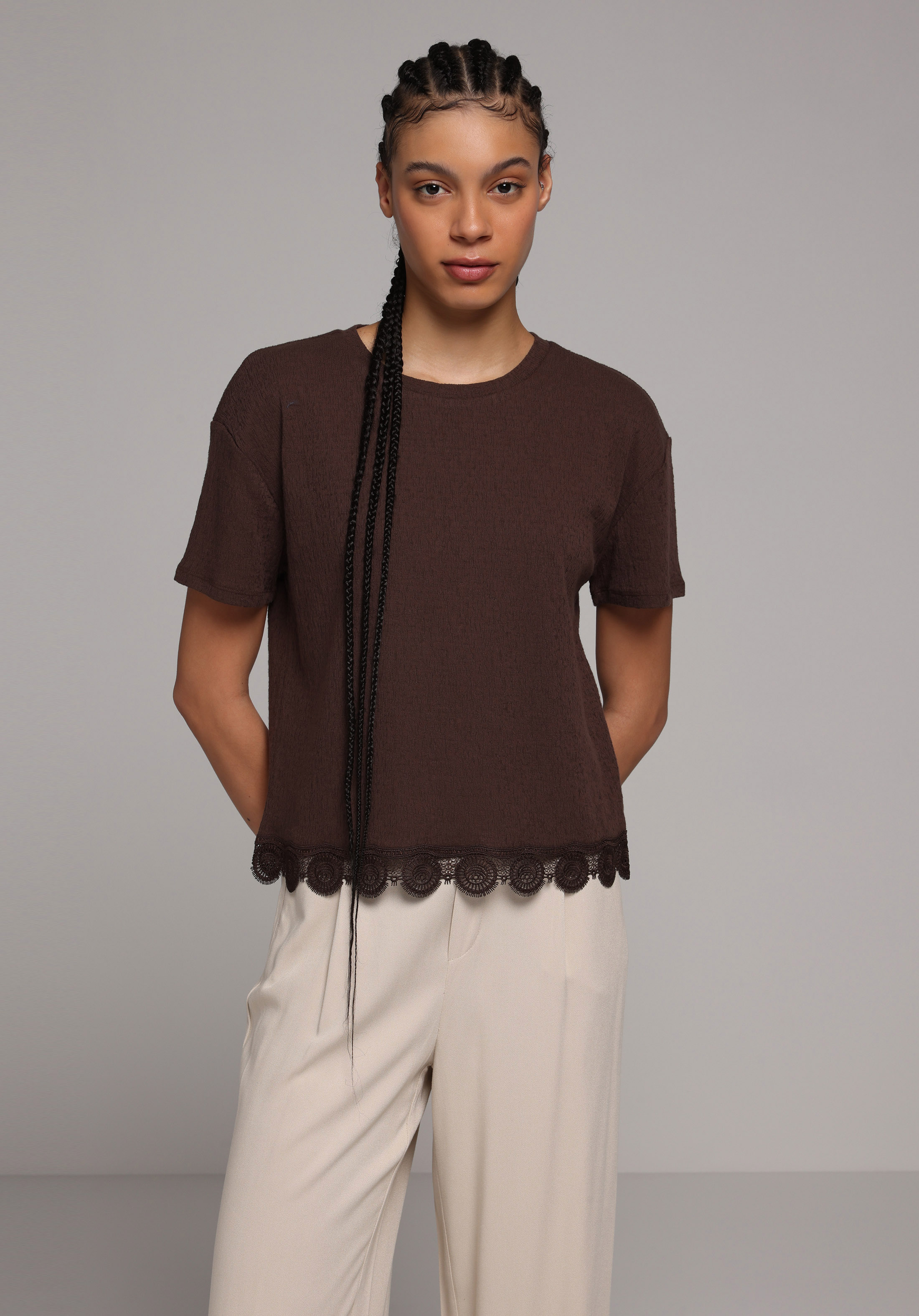 Regular Fit Yuvarlak Yaka Düz Kadın Kahverengi Kısa Kol Tişört