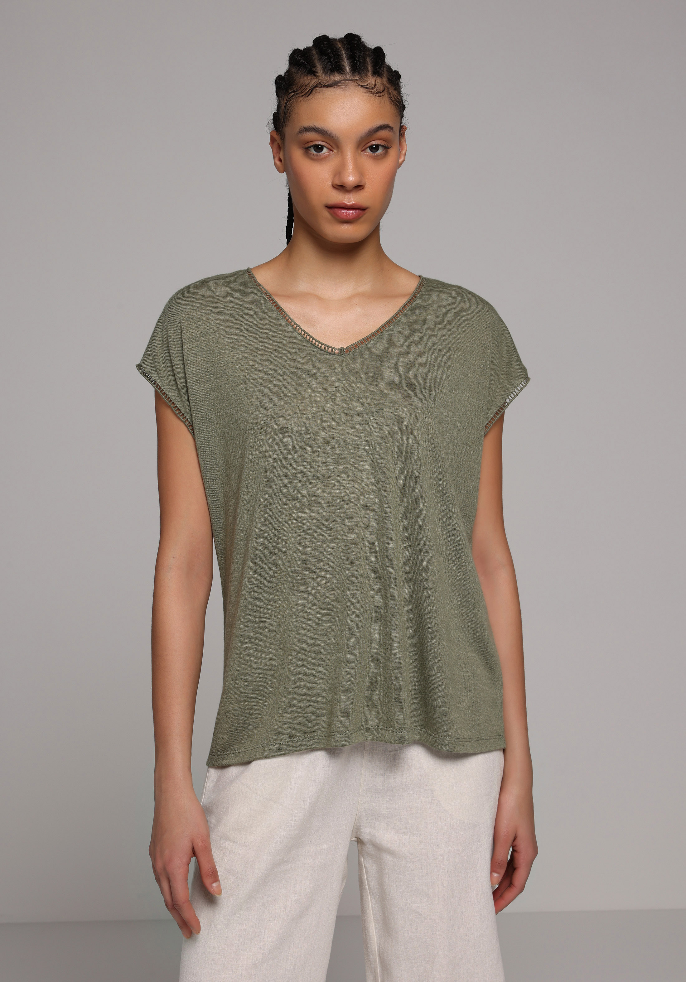 Regular Fit V Yaka Düz Kadın Yeşil Kısa Kol Tişört
