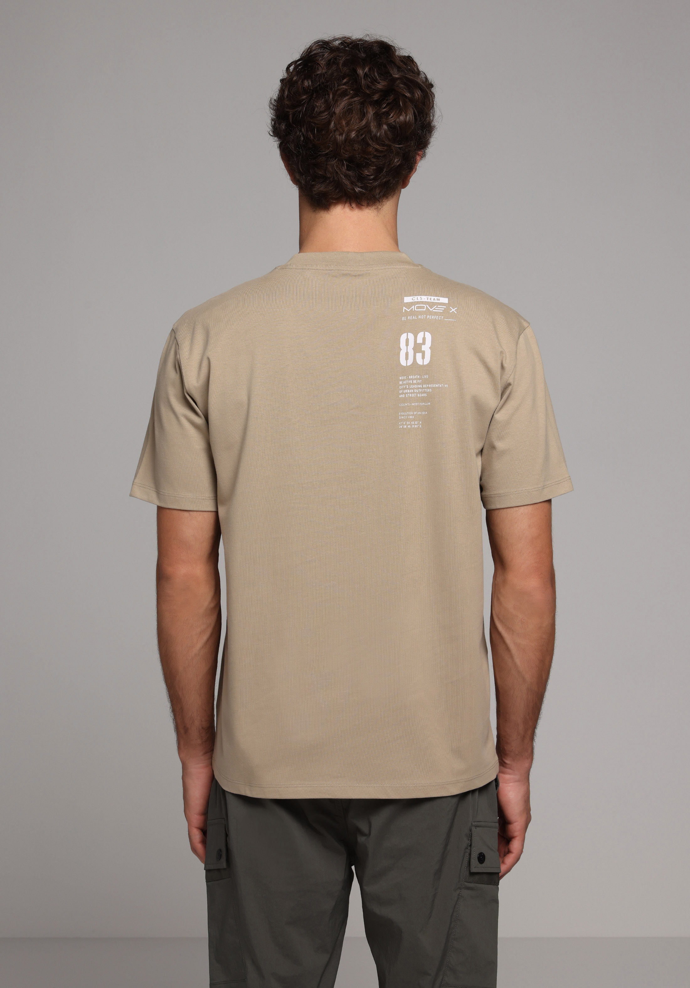 Comfort Fit Yuvarlak Yaka Düz Erkek Bej Kısa Kol Tişört