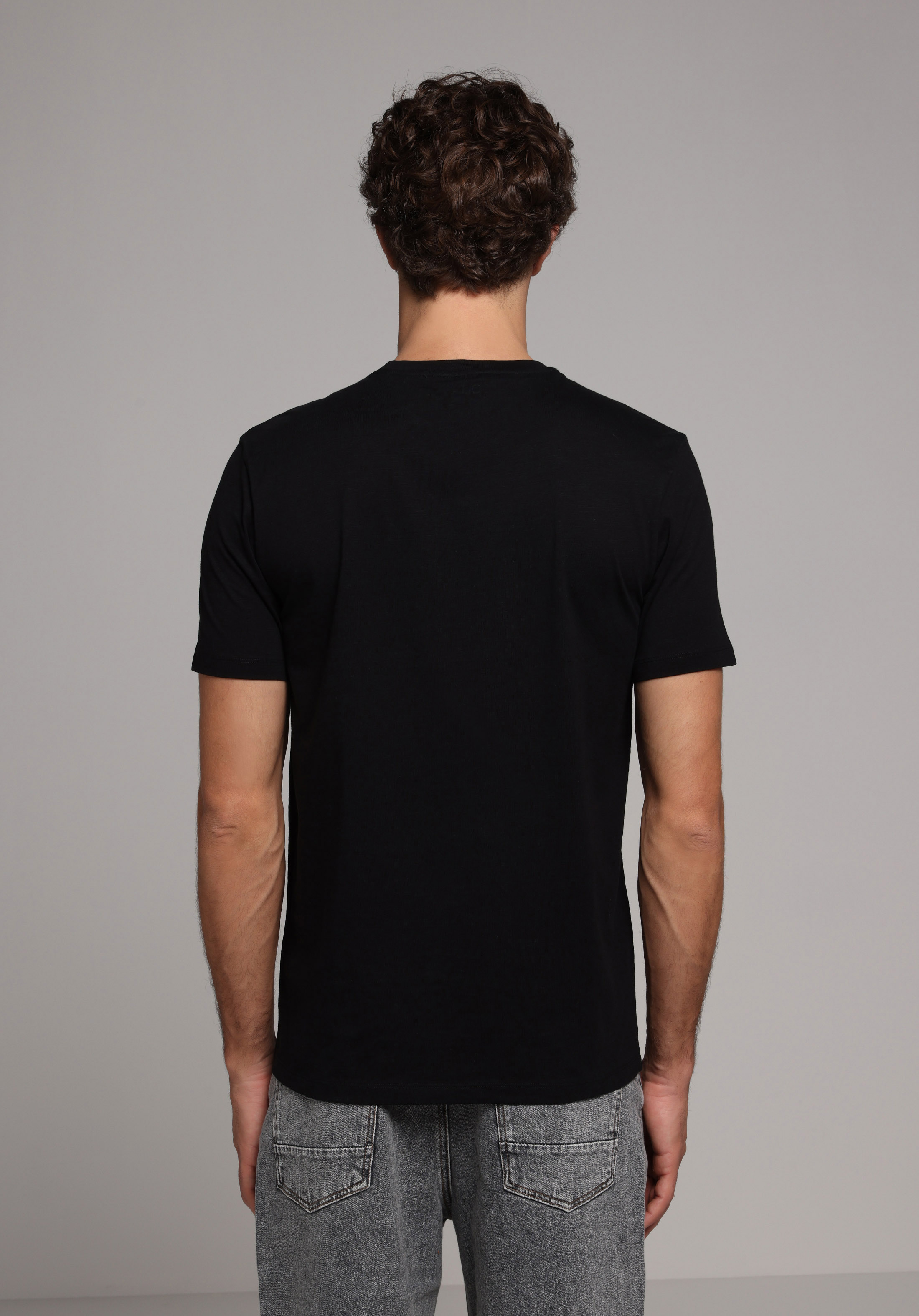 Regular Fit Yuvarlak Yaka Düz Erkek Siyah Kısa Kol Tişört