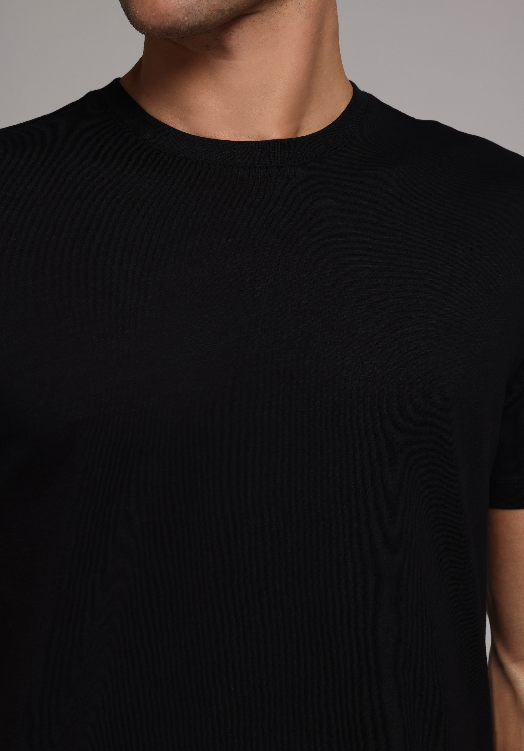 Regular Fit Yuvarlak Yaka Düz Erkek Siyah Kısa Kol Tişört