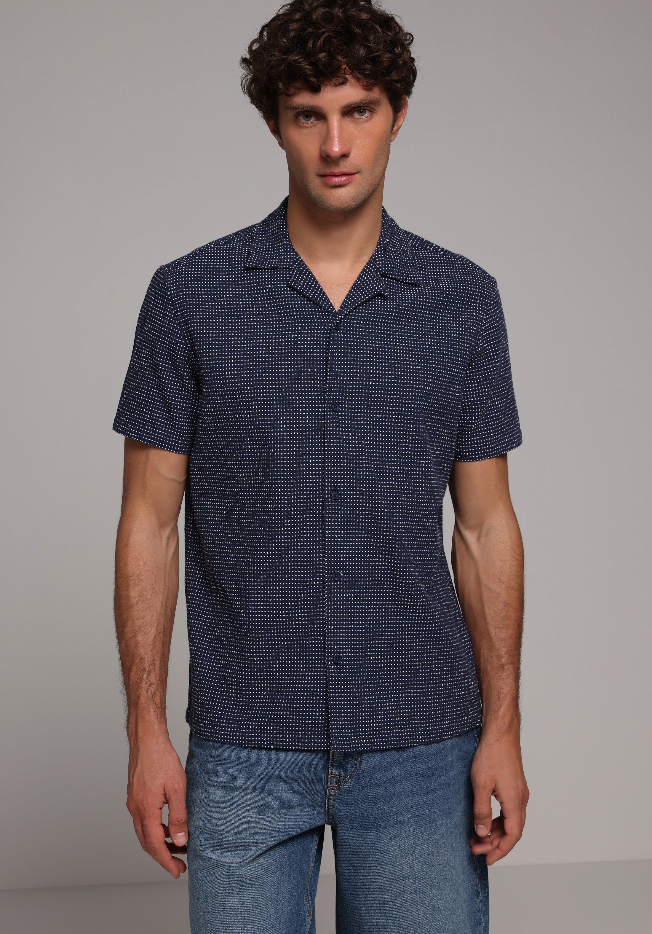 Regular Fit Shirt Neck Jakarlı Erkek Mavi Kısa Kol Gömlek