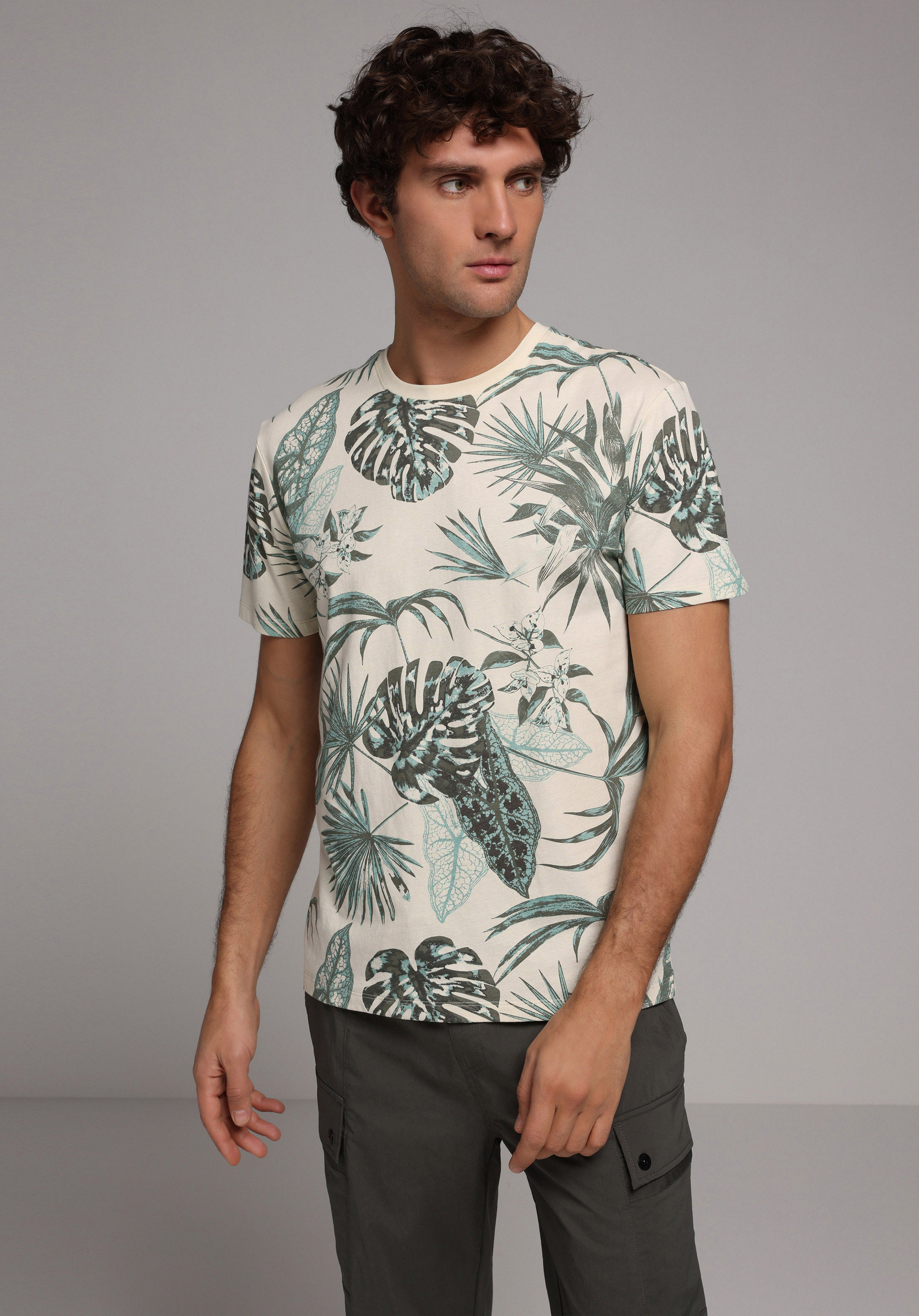 Regular Fit Yuvarlak Yaka Düz Erkek Yeşil Kısa Kol Tişört