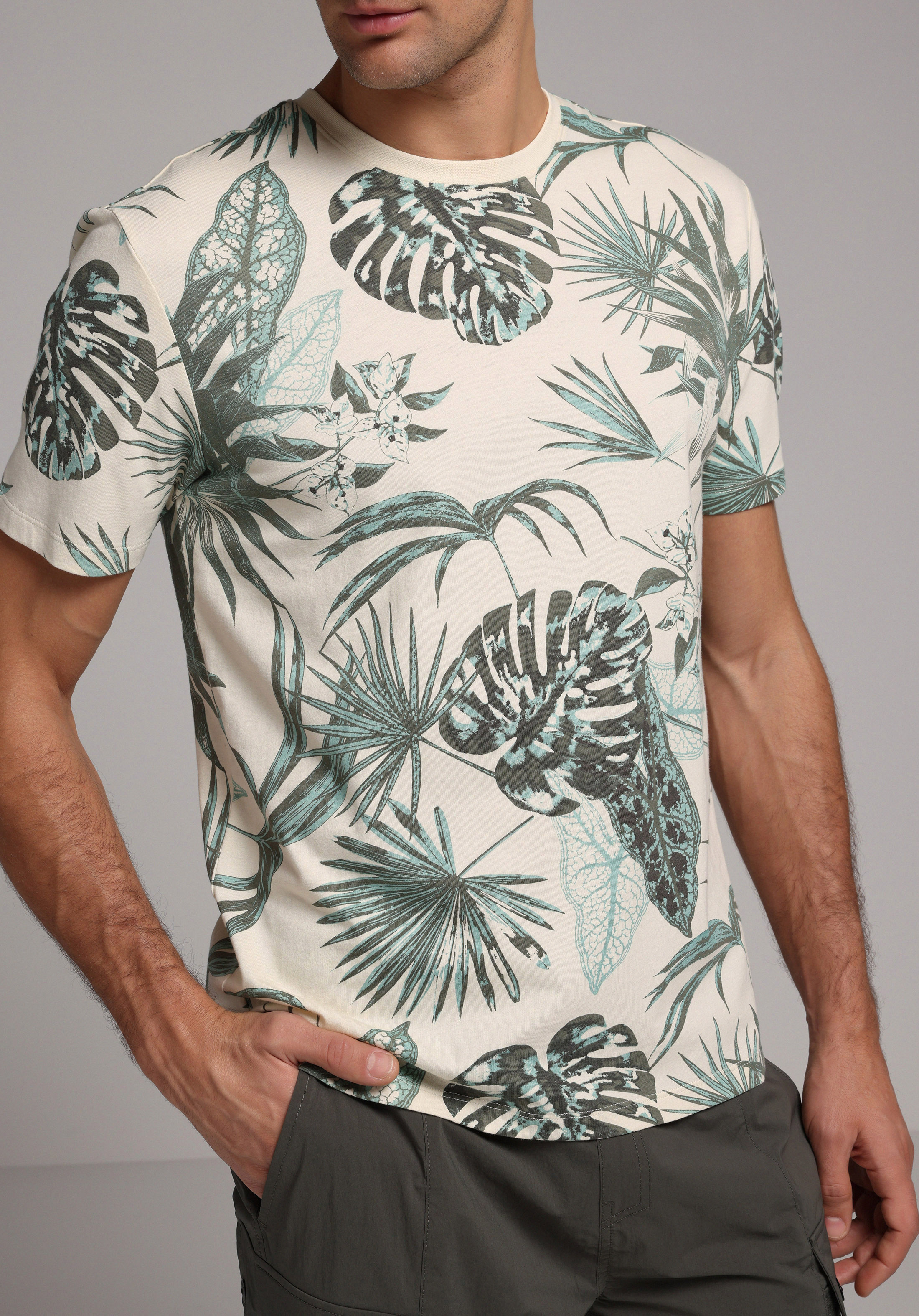 Regular Fit Yuvarlak Yaka Düz Erkek Yeşil Kısa Kol Tişört