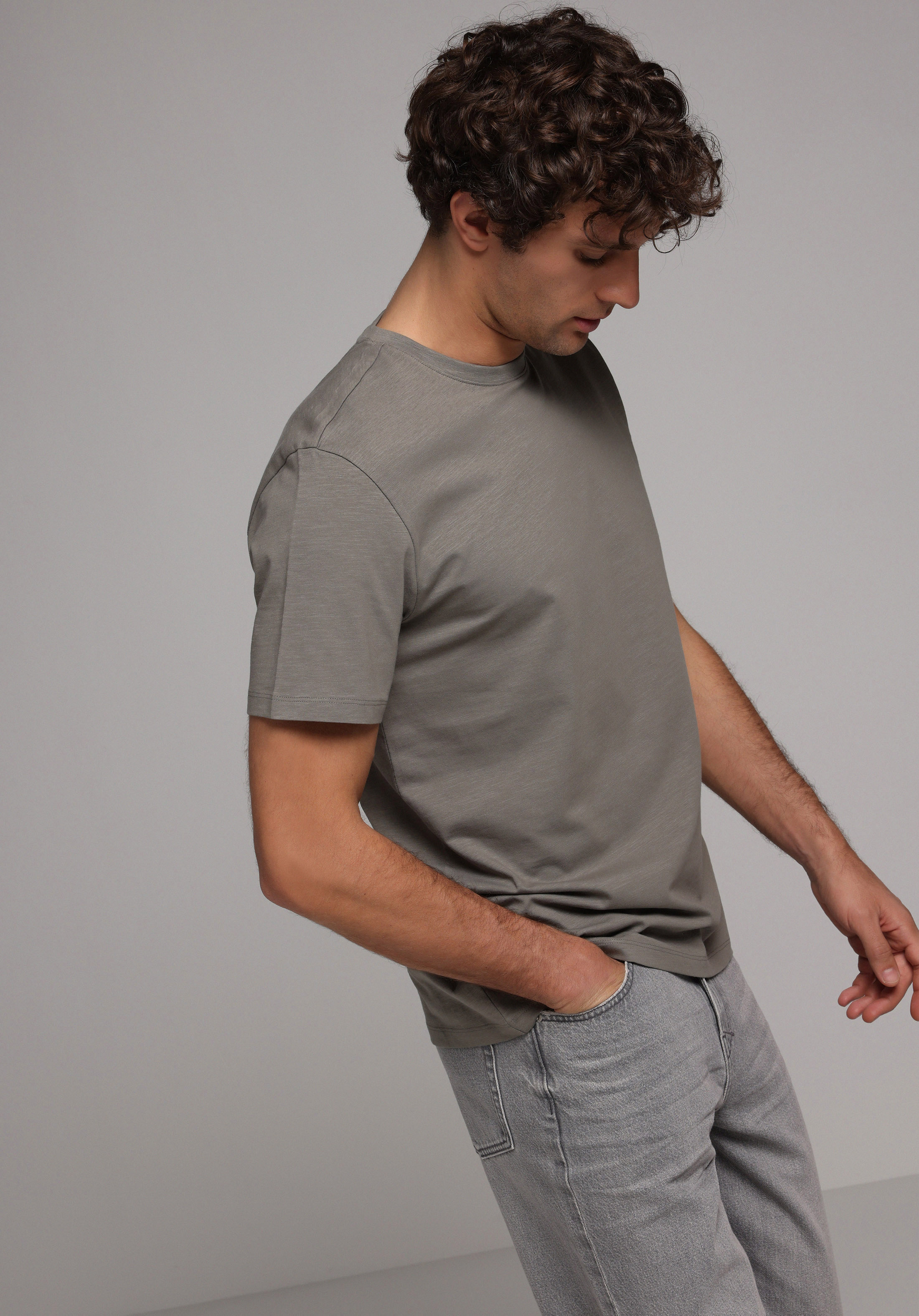 Regular Fit Yuvarlak Yaka Düz Erkek Yeşil Kısa Kol Tişört