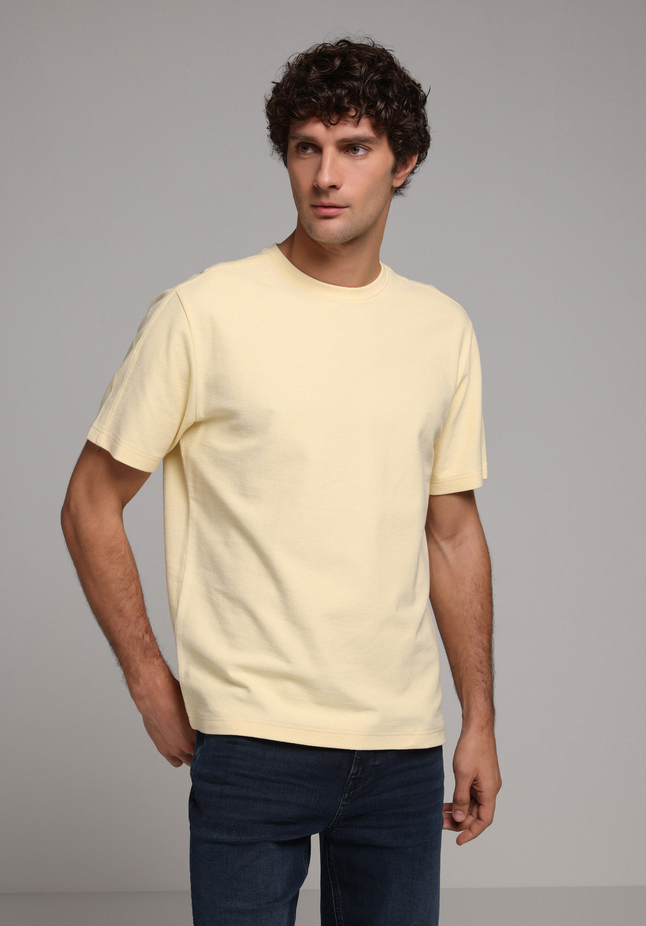 Comfort Fit Yuvarlak Yaka Düz Erkek Sari Kısa Kol Tişört