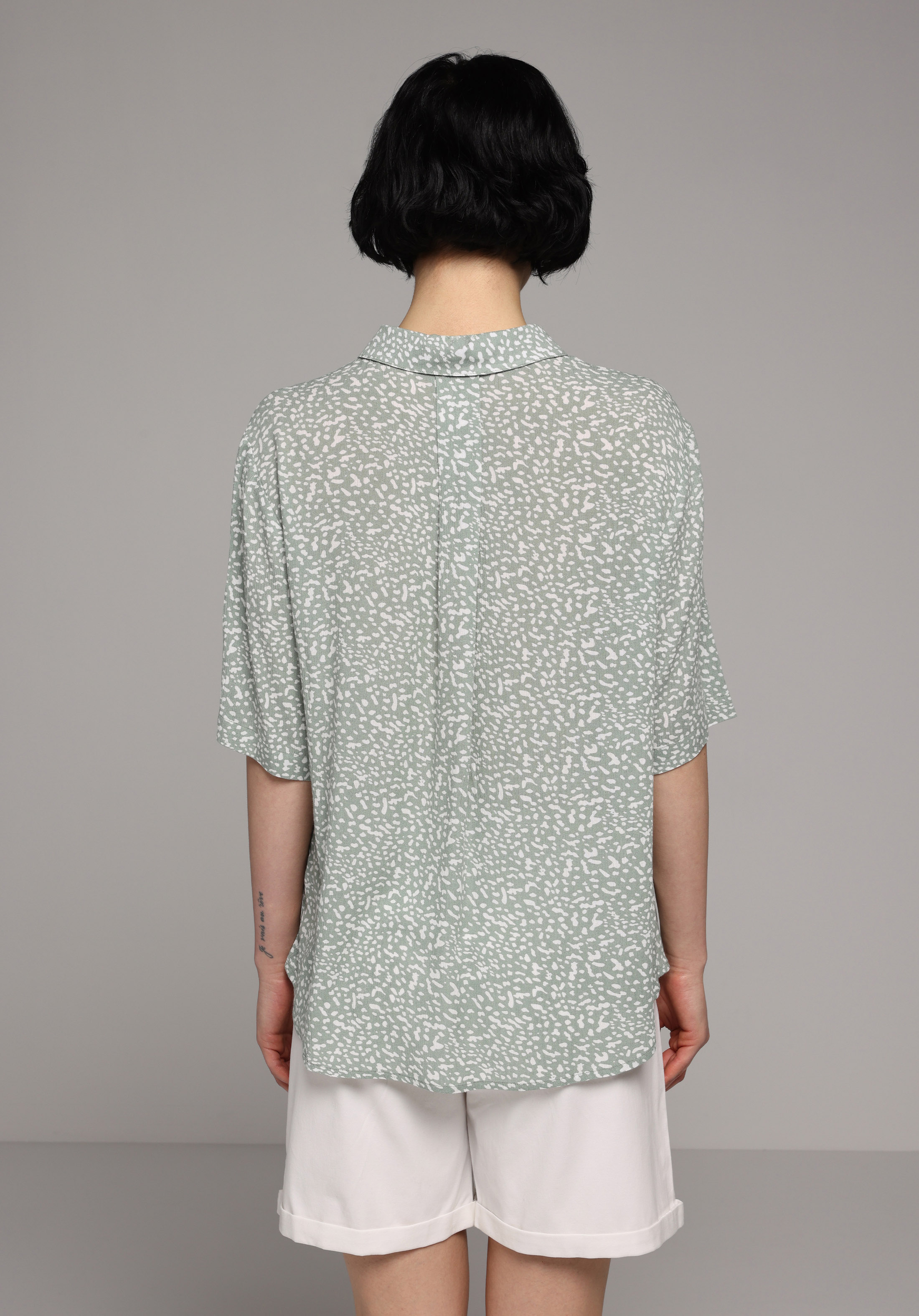 Fashion Fit Shirt Neck Baskılı Kadın Yeşil Kısa Kol Gömlek