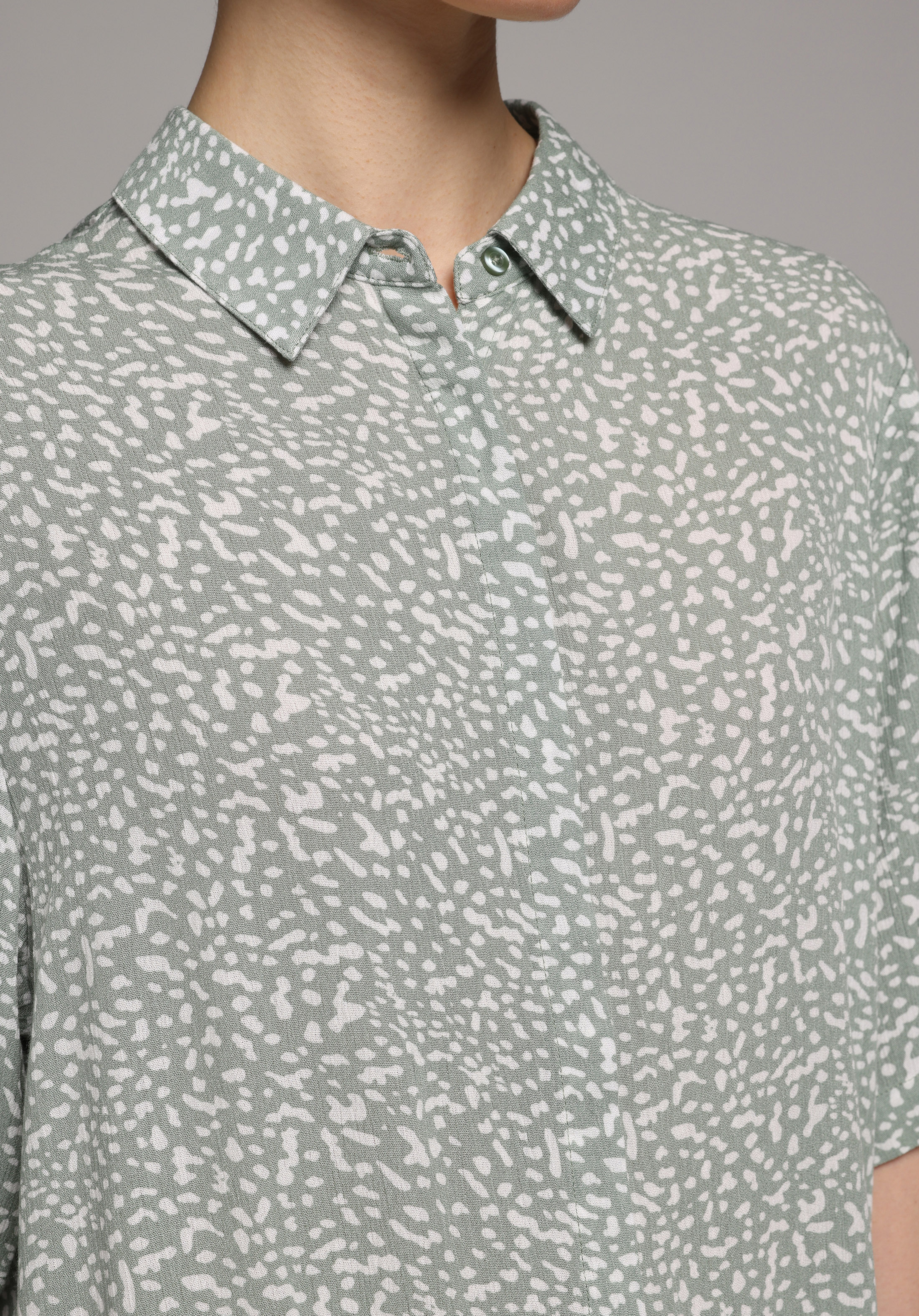 Fashion Fit Shirt Neck Baskılı Kadın Yeşil Kısa Kol Gömlek