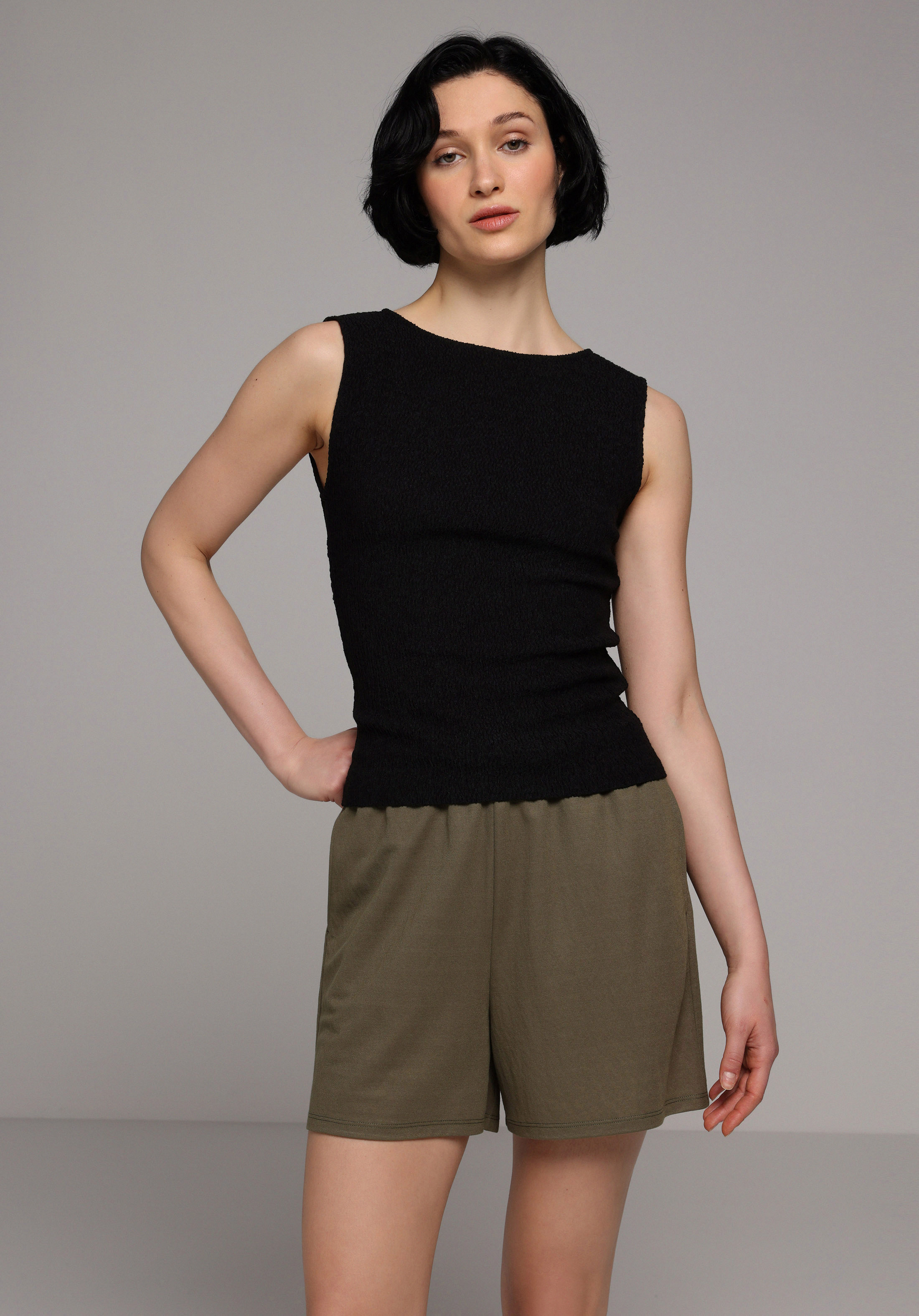 Regular Fit Orta Bel Düz Kadın Yeşil Şort