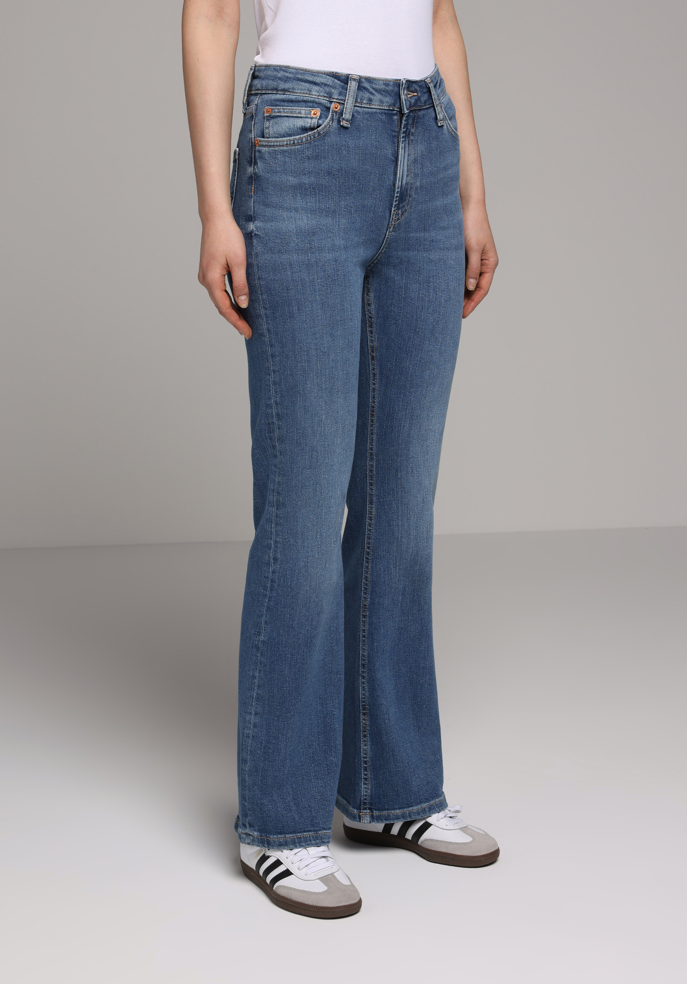Regular Fit   Kadın Mid İndigo Denim Jean Pantolon