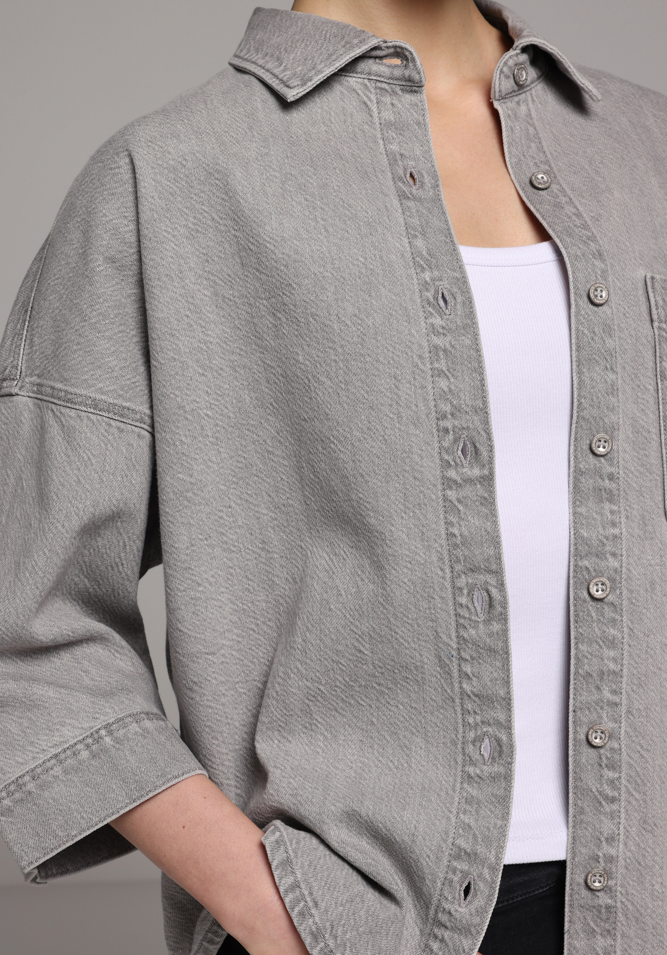 Oversize Fit Klasik Yaka Düz Kadın Grey Denim Uzun Kol Gömlek