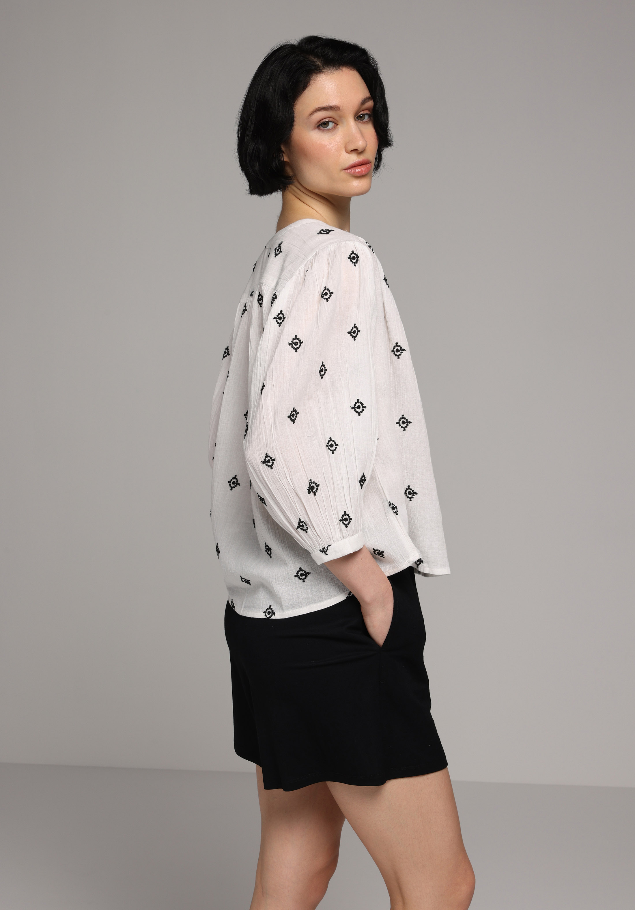 Regular Fit Orta Bel Düz Kadın Siyah Şort