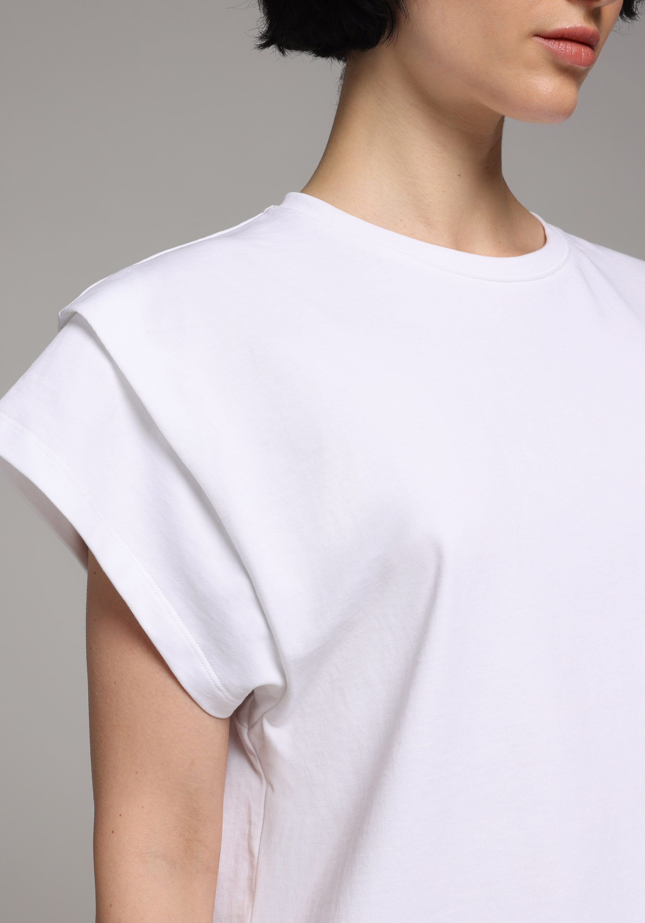 Regular Fit Yuvarlak Yaka Düz Kadın Beyaz Kısa Kol Tişört