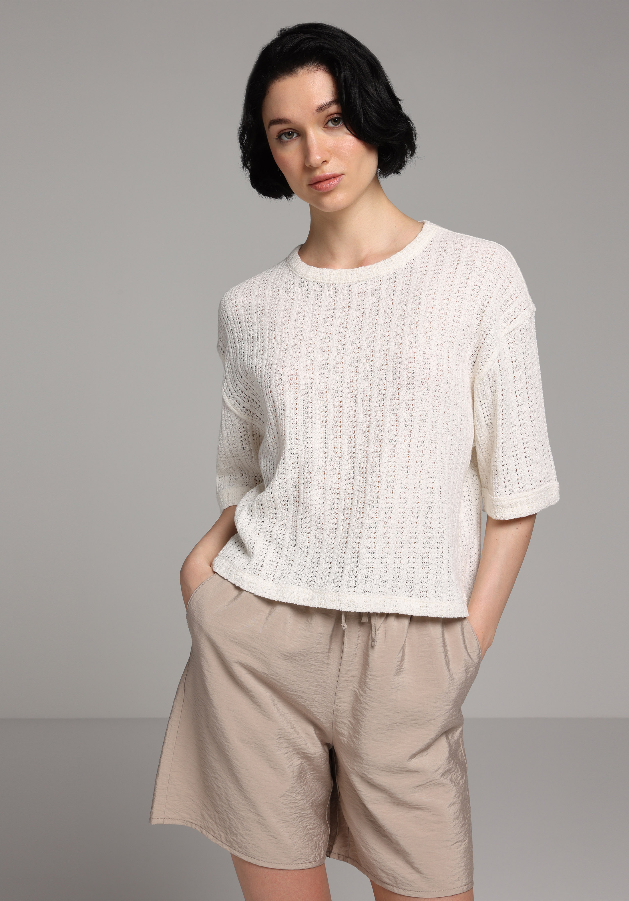 Regular Fit Yuvarlak Yaka Jakarlı Kadın Ekru Kısa Kol Tişört