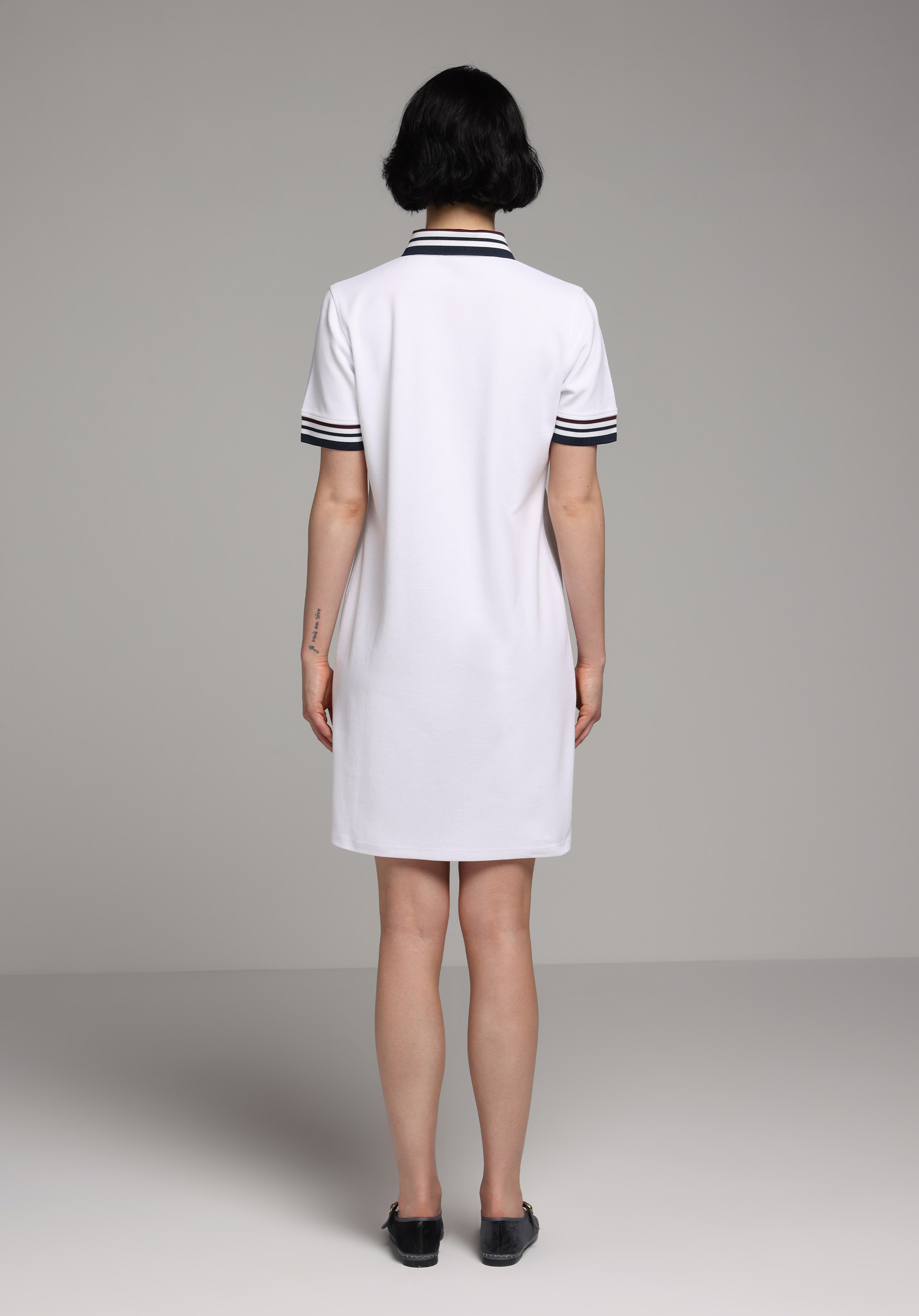 Slim Fit Jakarlı Kadın Beyaz Kısa Kol Elbise