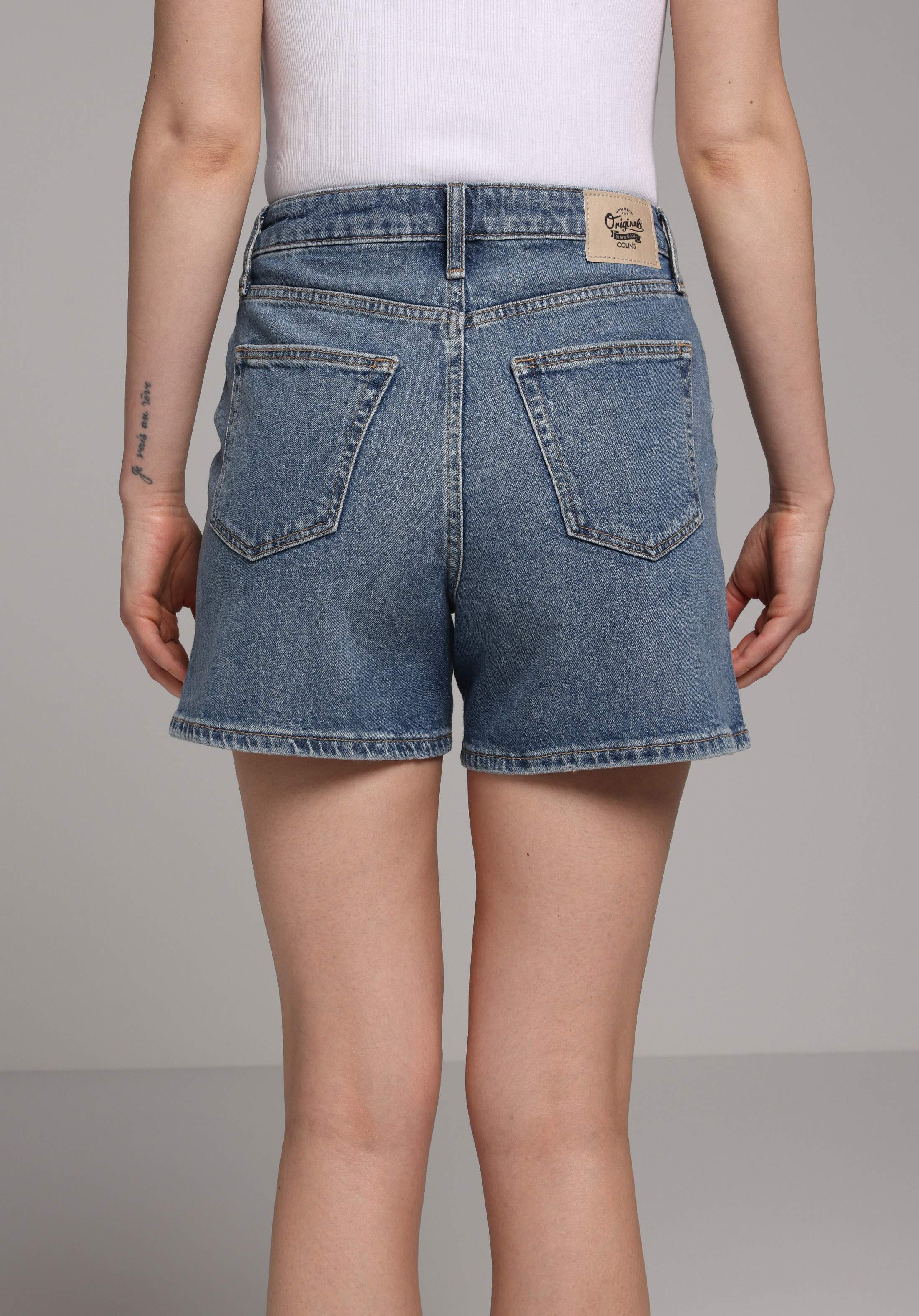 Regular Fit Yüksel Bel Düz Kadın Light İndigo Denim Jean Şort