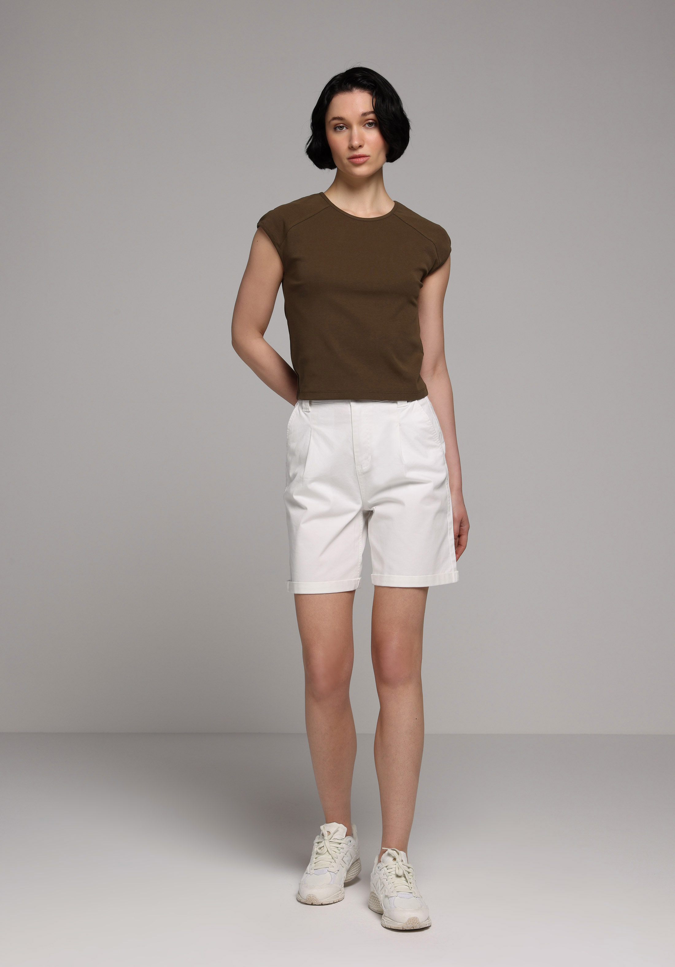 Slim Fit Kayık Yaka Düz Kadın Kahverengi Kısa Kol Tişört