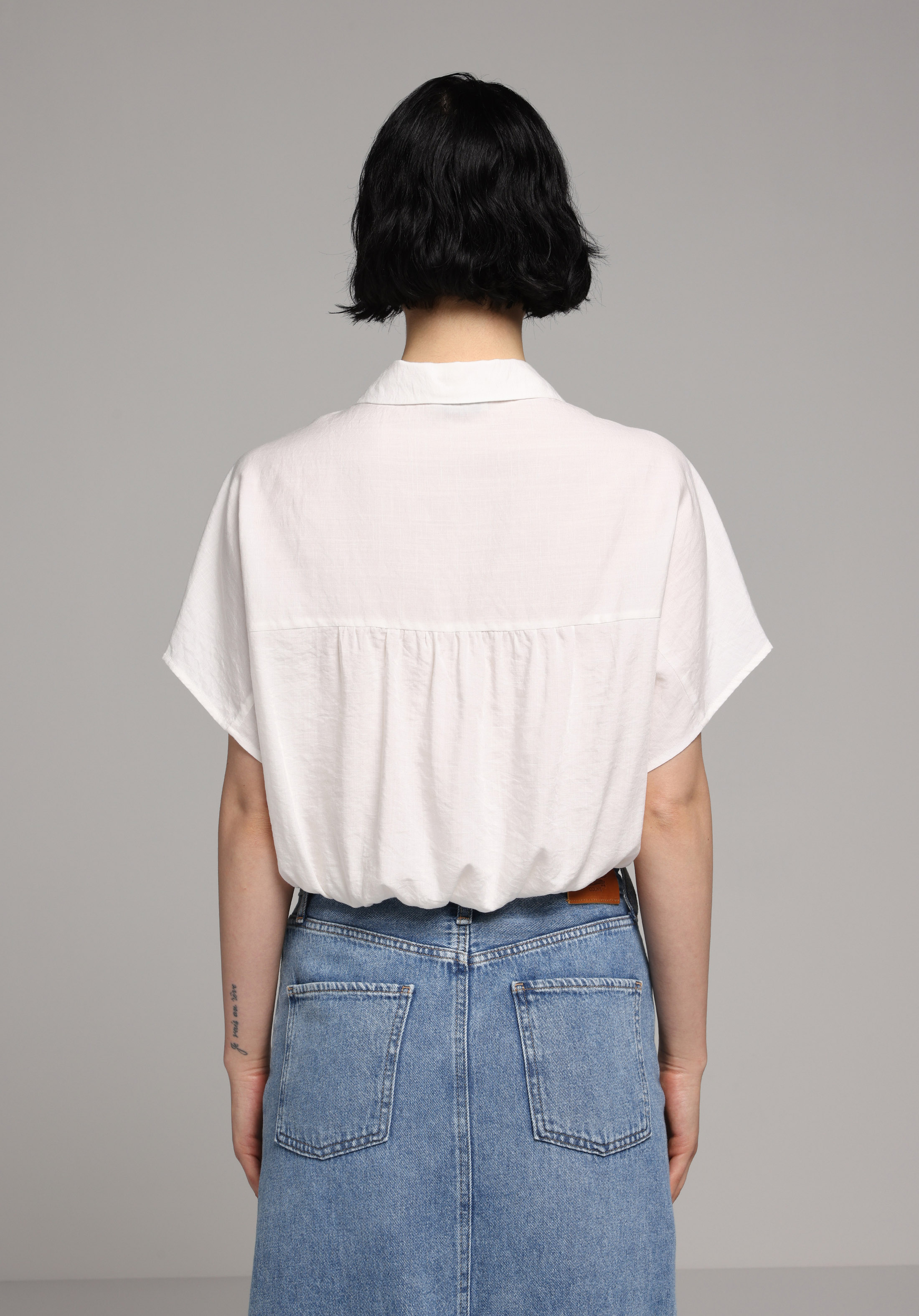 Fashion Fit Shirt Neck Jakarlı Kadın Beyaz Kısa Kol Gömlek