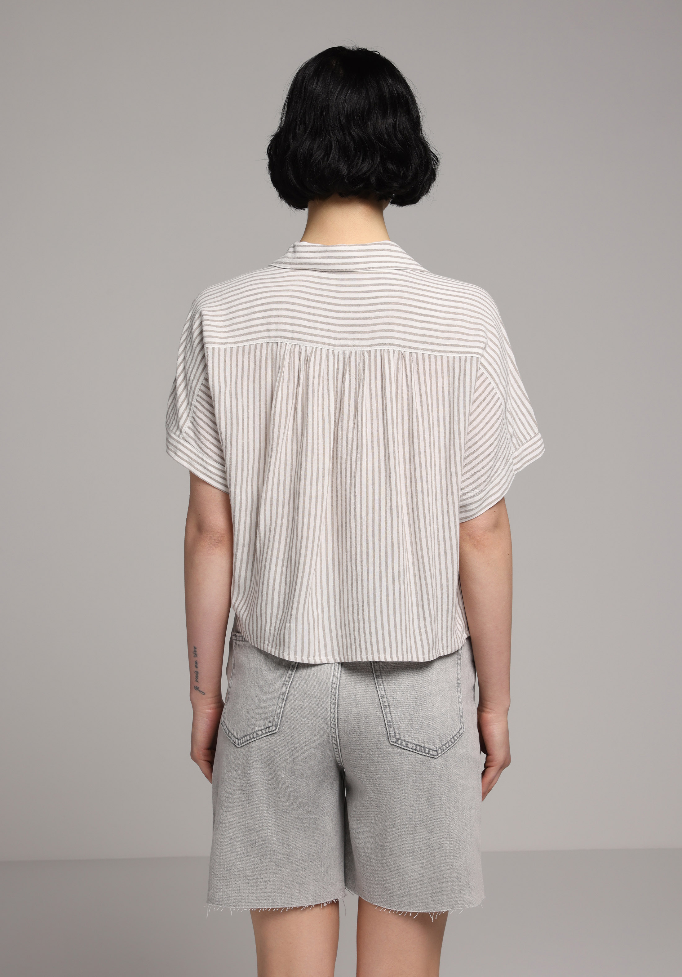 Fashion Fit Shirt Neck Çizgili Kadın Yeşil Kısa Kol Gömlek