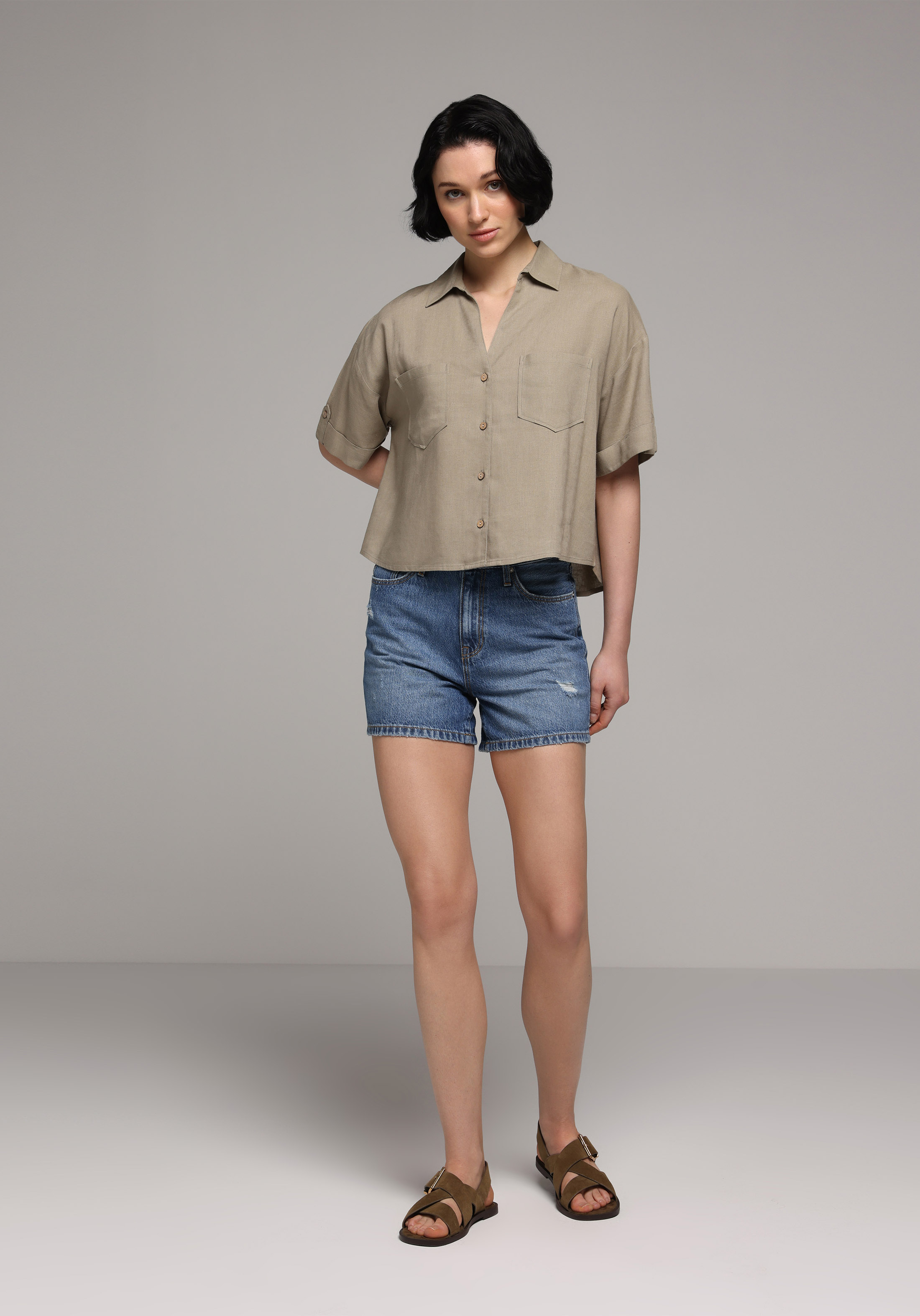 Fashion Fit Shirt Neck Düz Kadın Yeşil Kısa Kol Gömlek