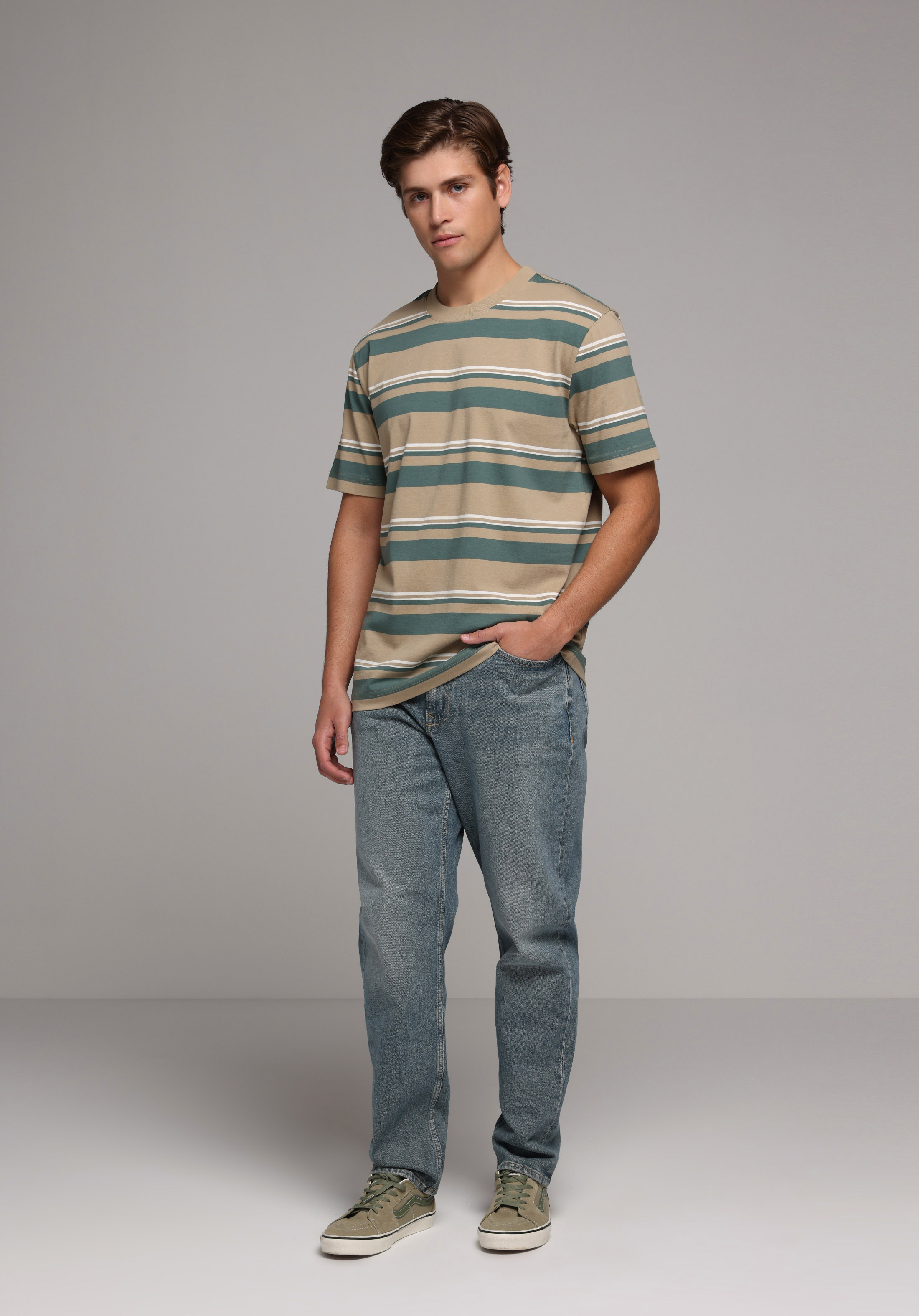 Comfort Fit Yuvarlak Yaka Çizgili Erkek Bej Kısa Kol Tişört