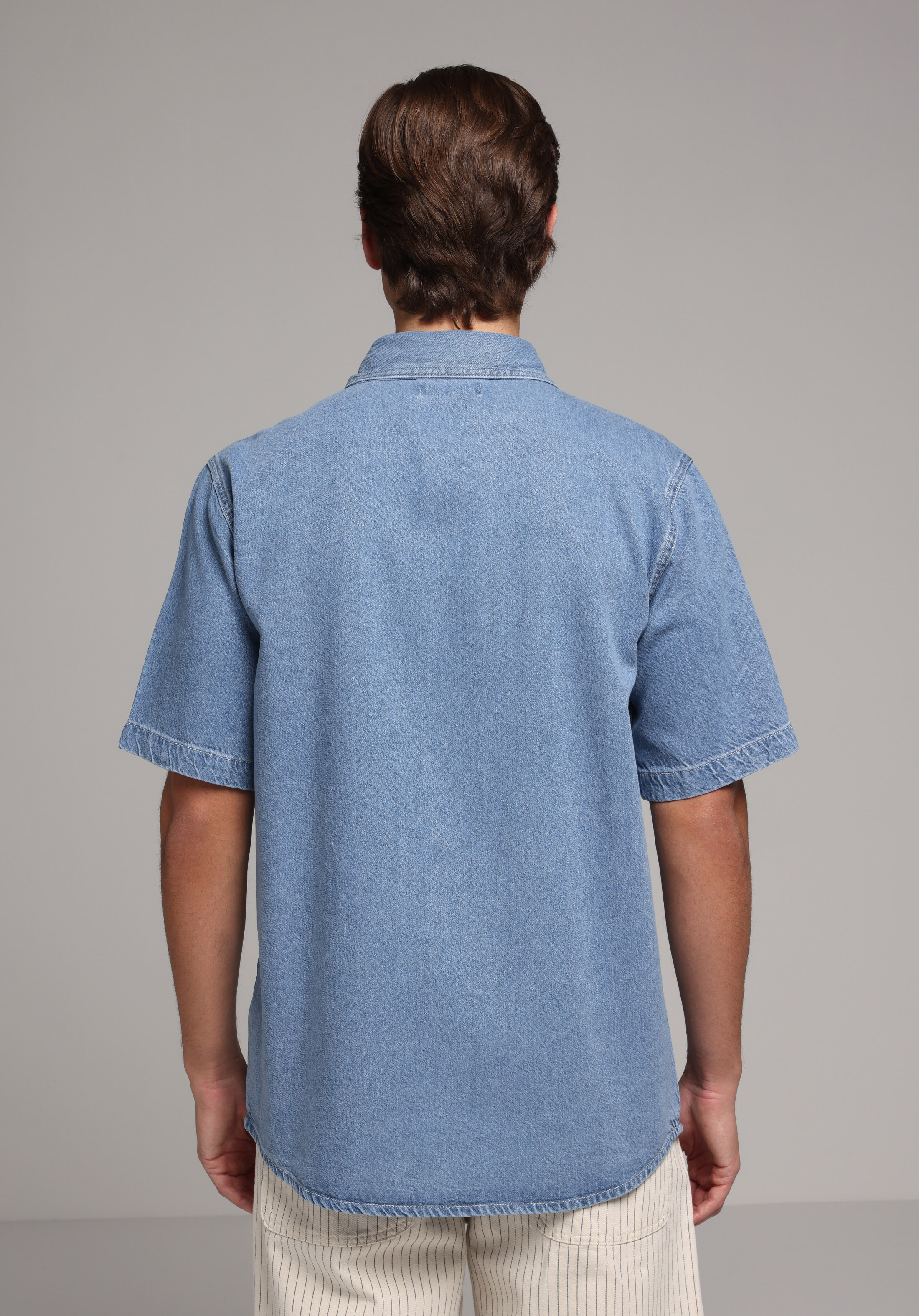 Regular Fit Klasik Yaka Düz Erkek Light İndigo Denim Kısa Kol Gömlek