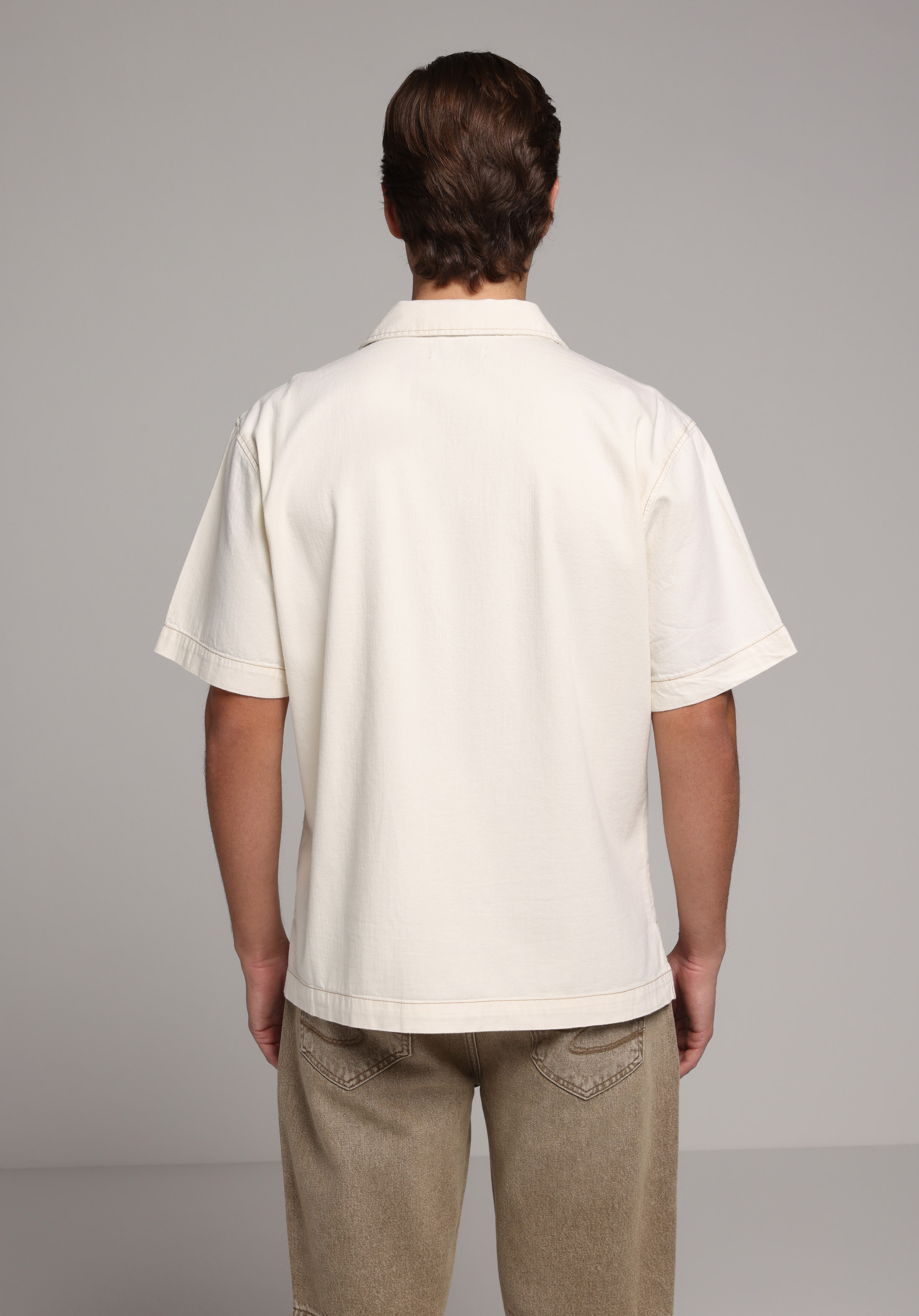 Oversize Fit Klasik Yaka Düz Erkek Ecru Denim Kısa Kol Gömlek
