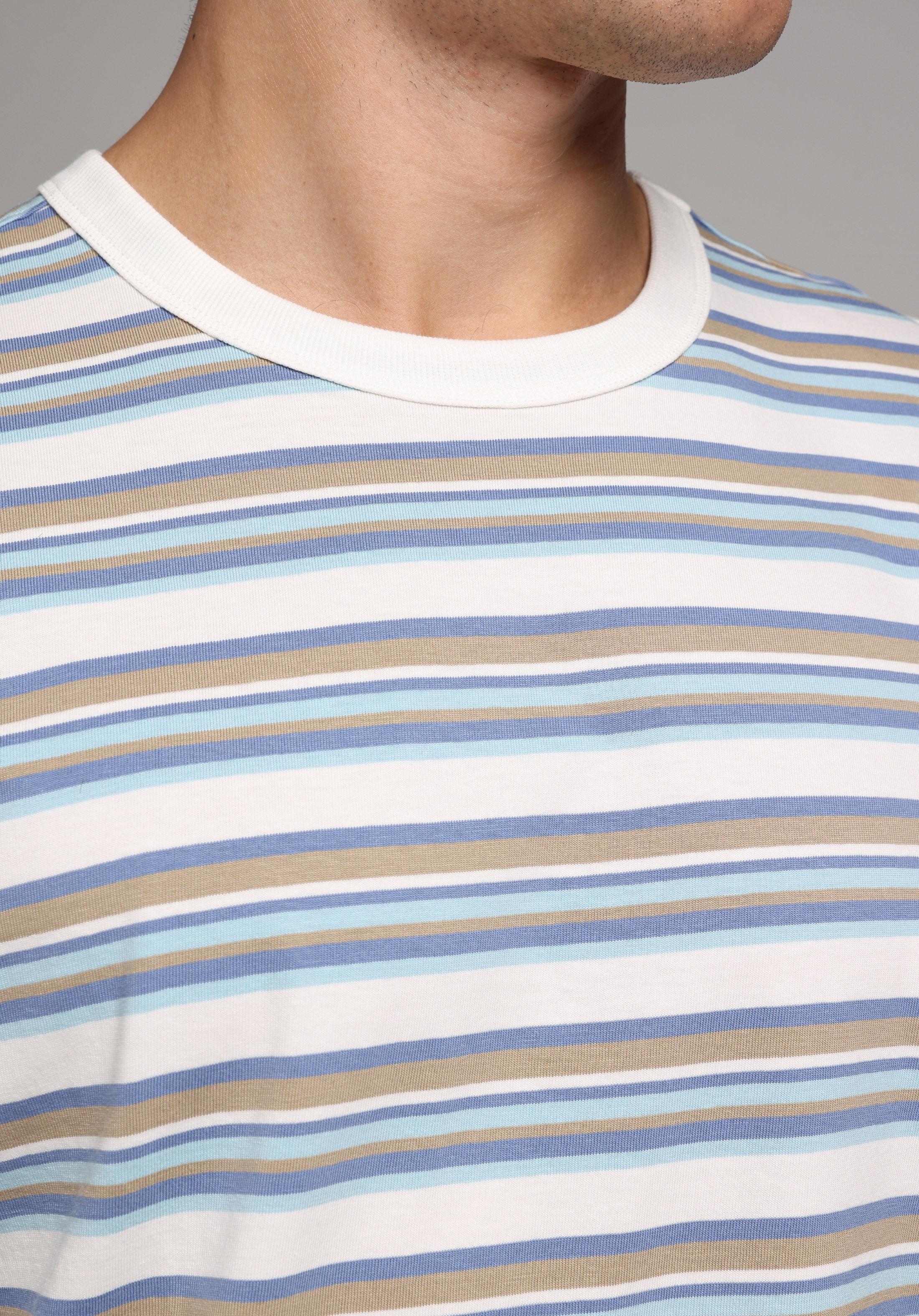 Comfort Fit Yuvarlak Yaka Çizgili Erkek Beyaz Kısa Kol Tişört