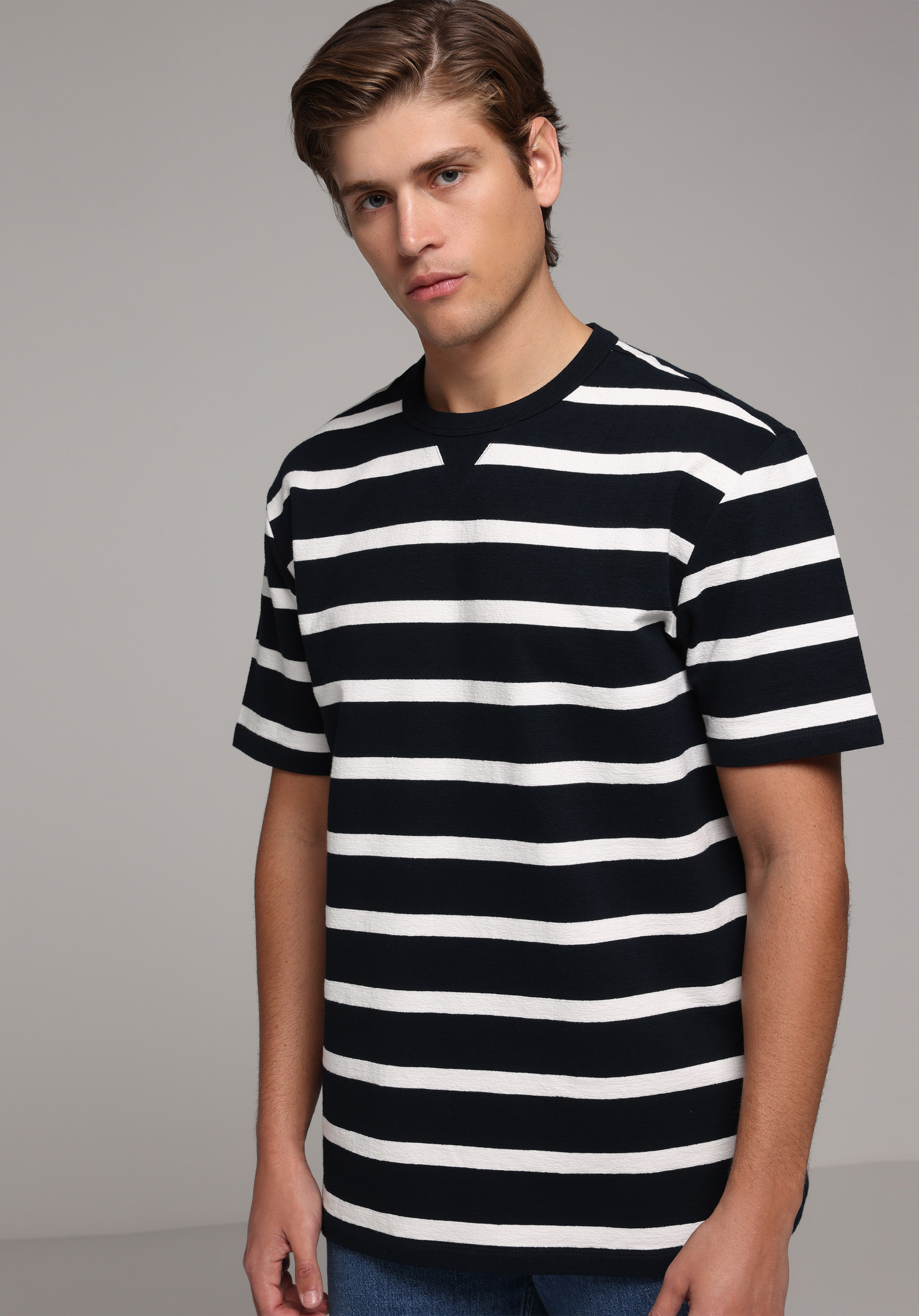 Comfort Fit Yuvarlak Yaka Çizgili Erkek Lacivert Kısa Kol Tişört