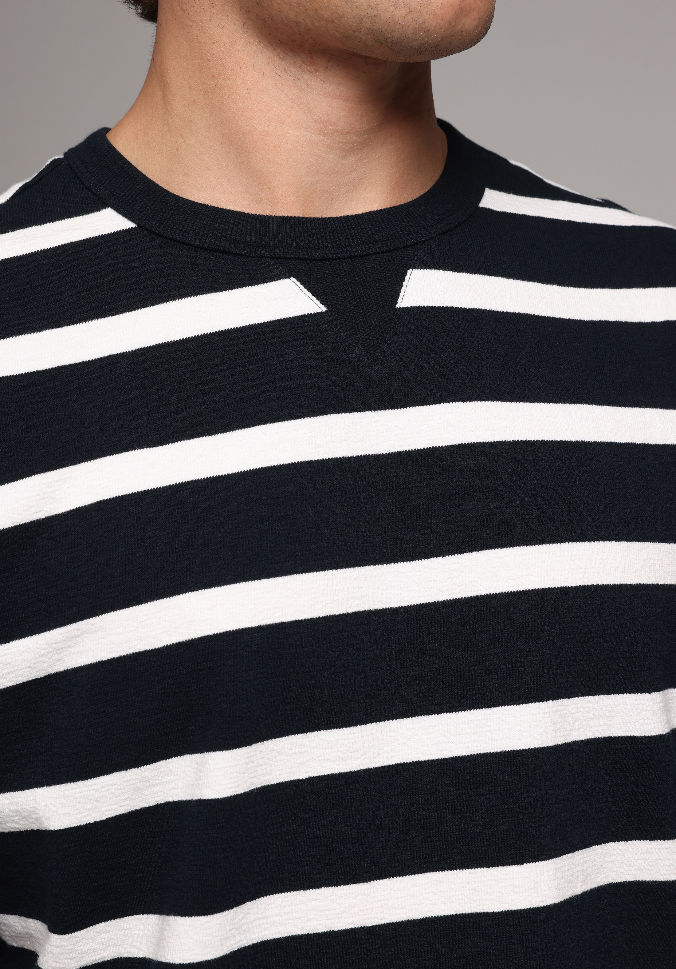 Comfort Fit Yuvarlak Yaka Çizgili Erkek Lacivert Kısa Kol Tişört