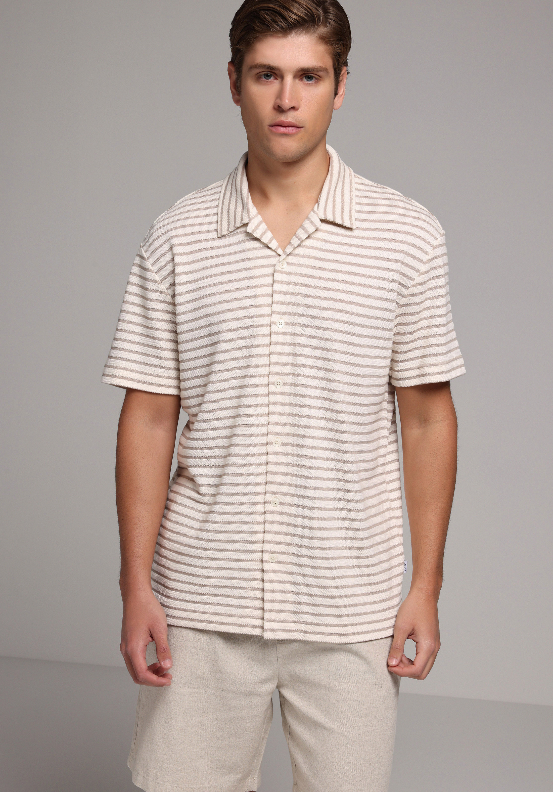 Comfort Fit Polo Yaka Çizgili Erkek Bej Kısa Kol Tişört