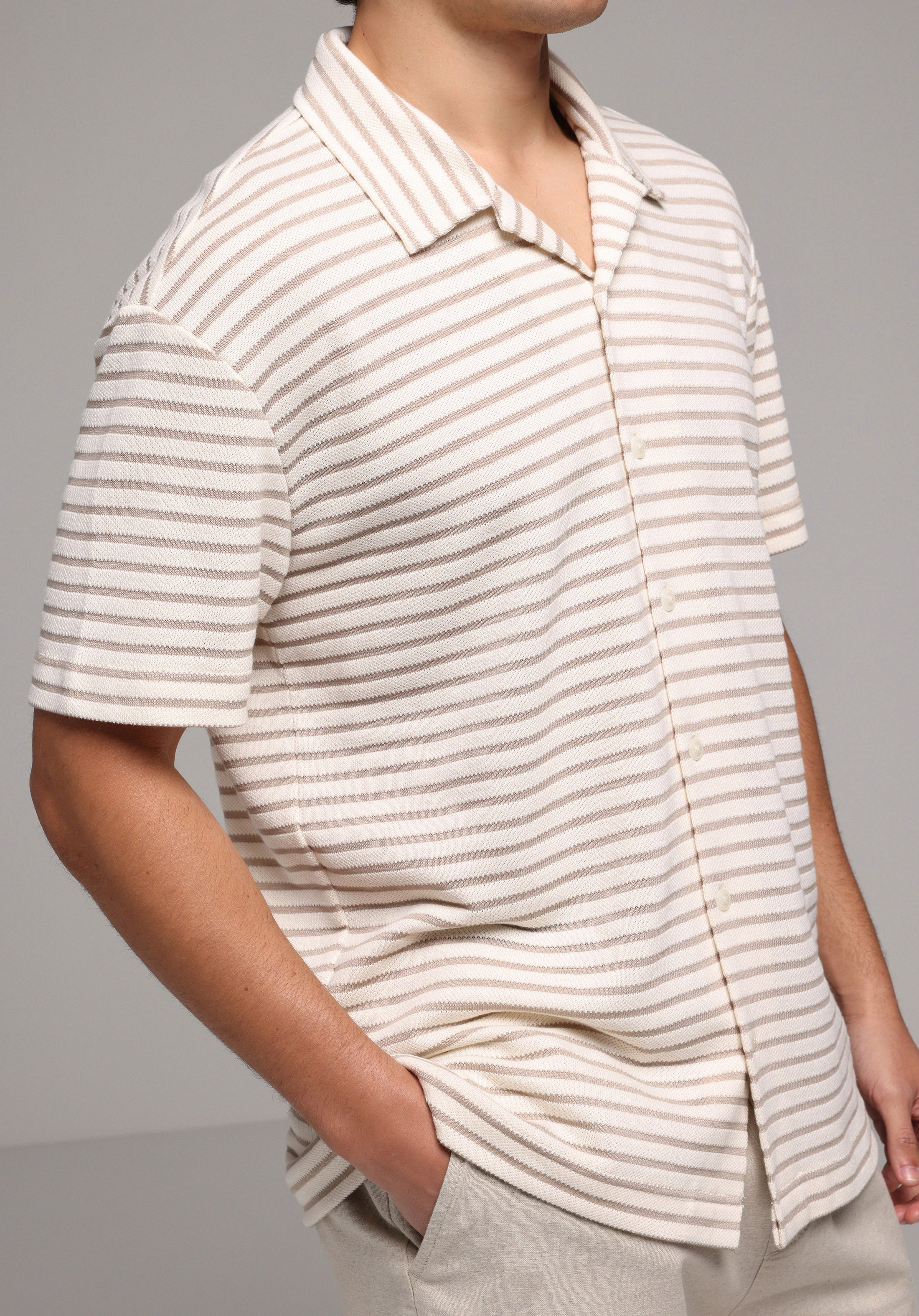 Comfort Fit Polo Yaka Çizgili Erkek Bej Kısa Kol Tişört